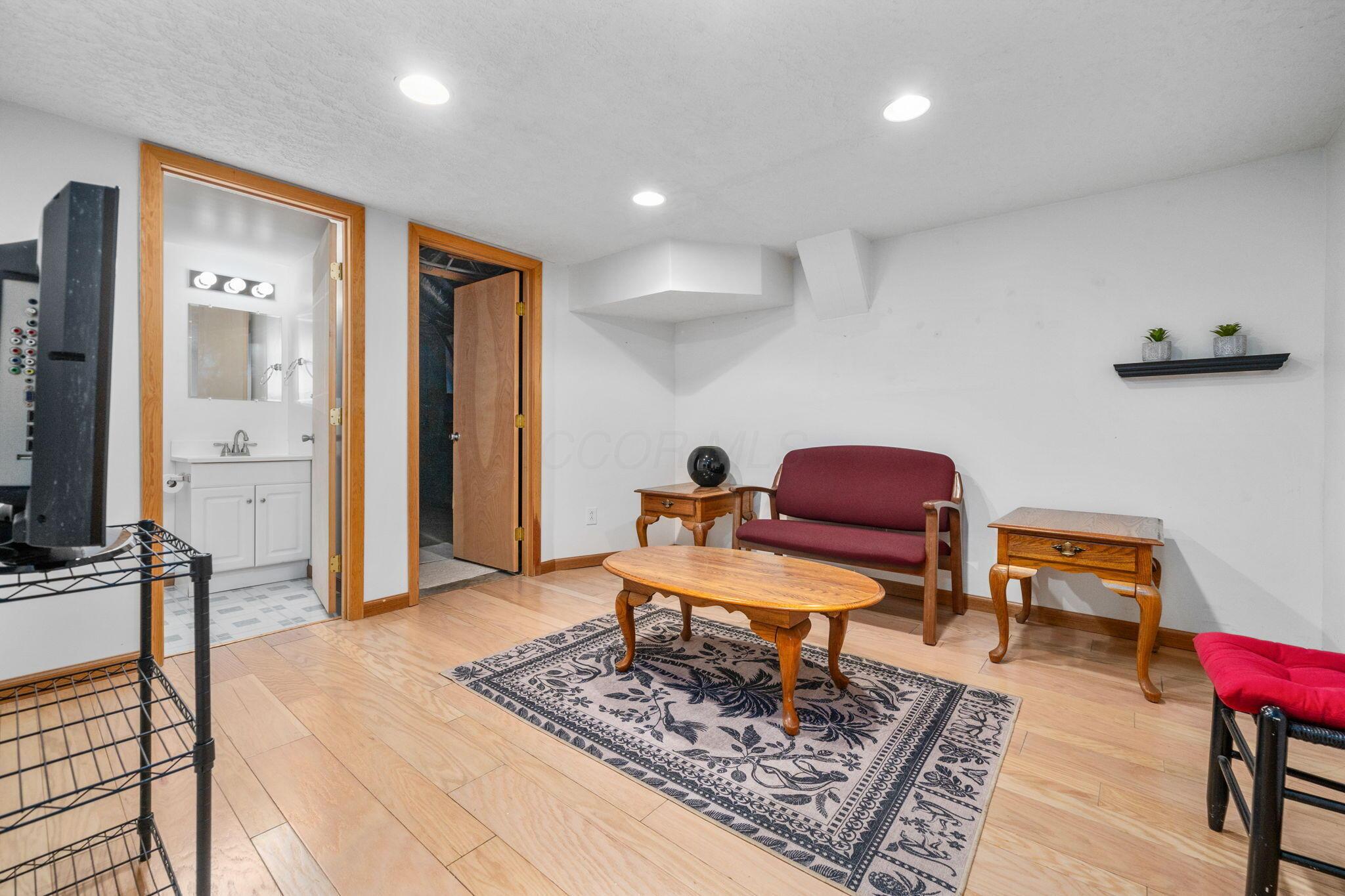 190 Glenkirk Drive, 101b Property Photo 20