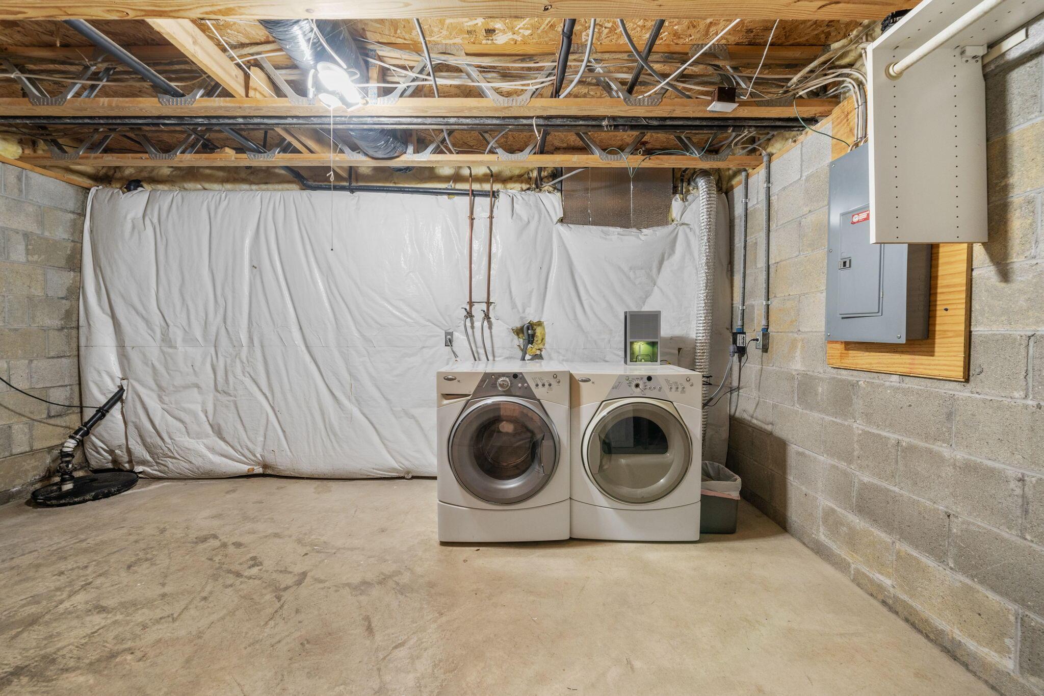 190 Glenkirk Drive, 101b Property Photo 25