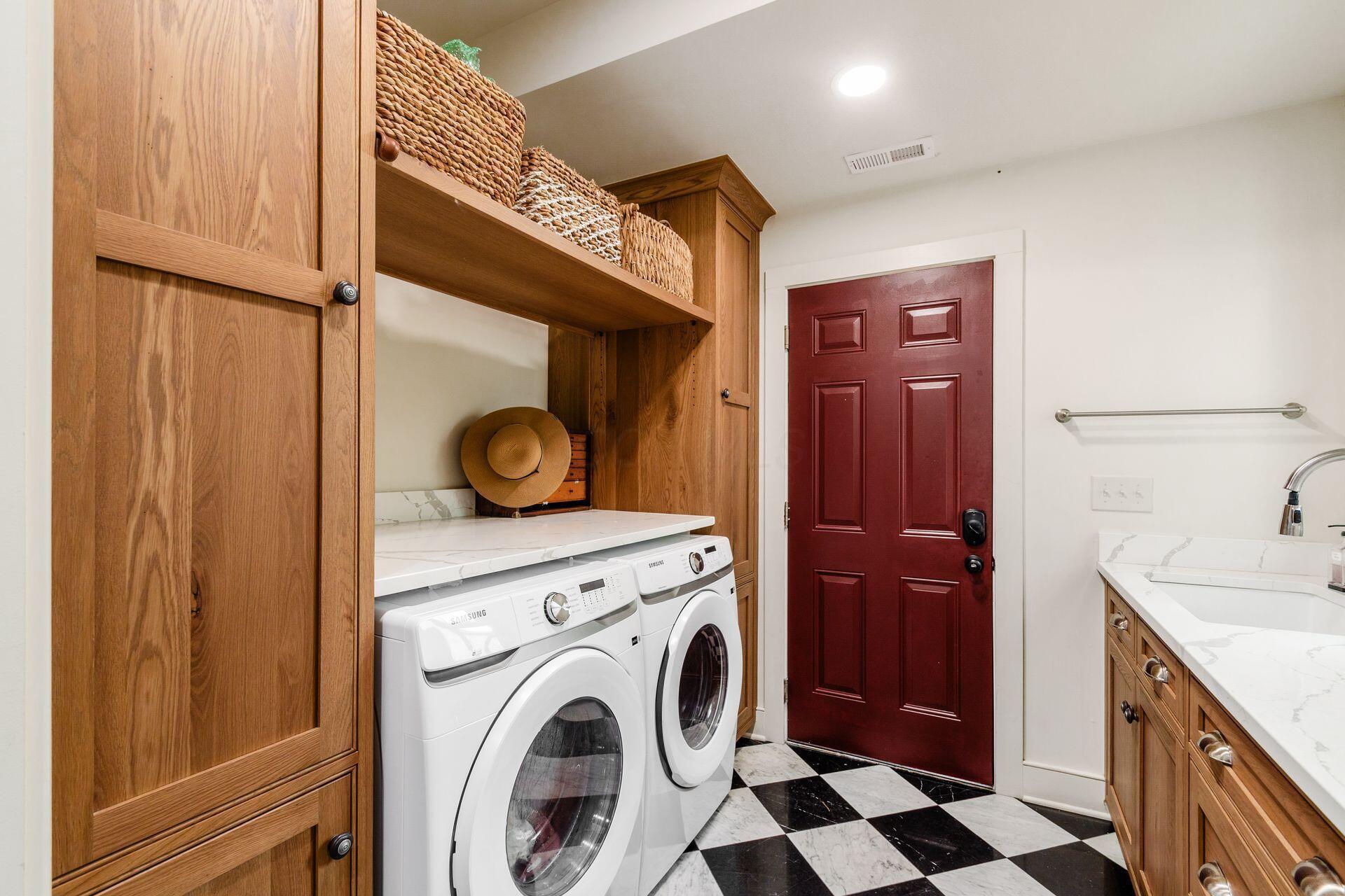 83 S High Street Property Photo 36