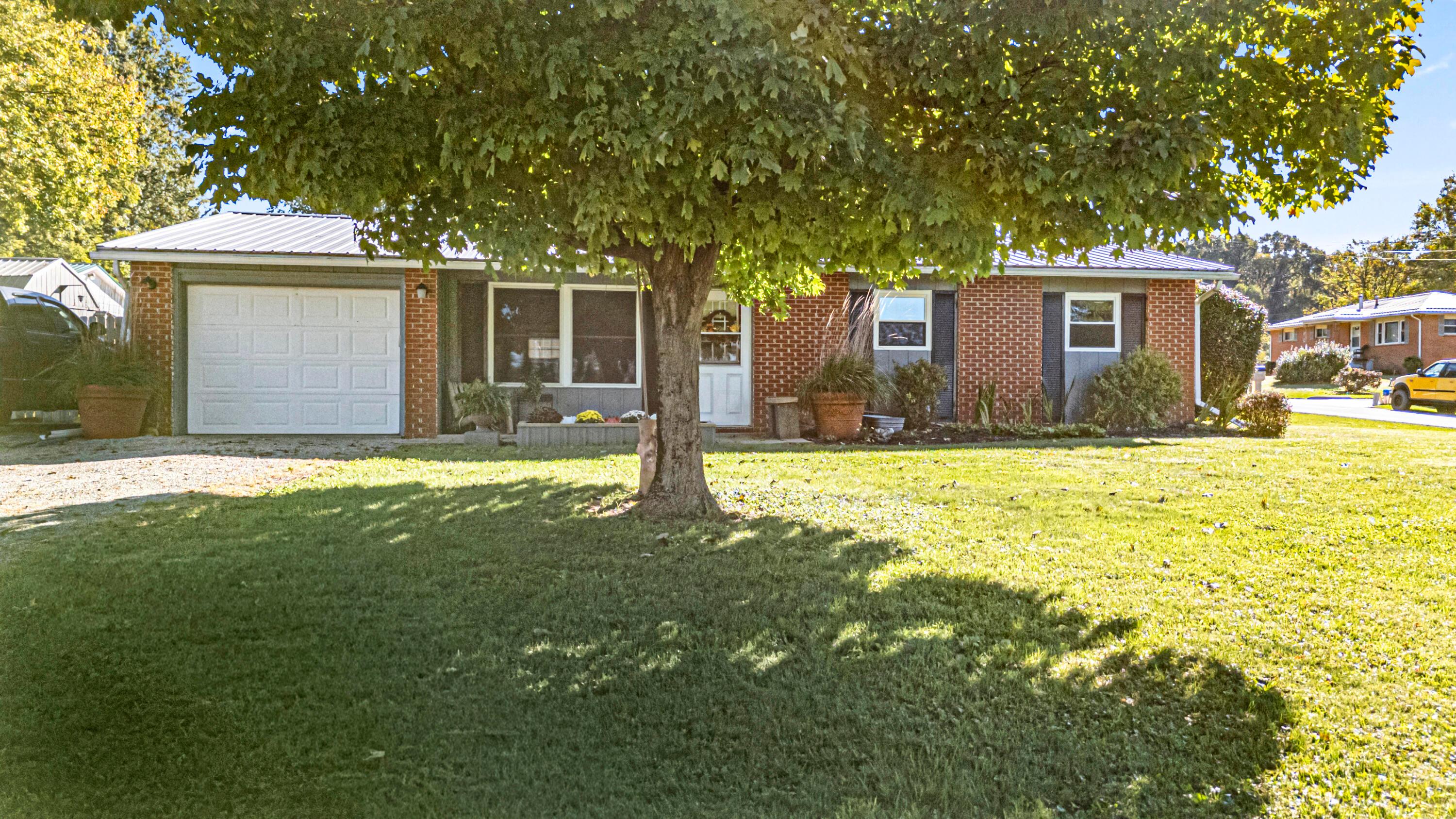 100 Clearview Drive Ne Property Photo 1