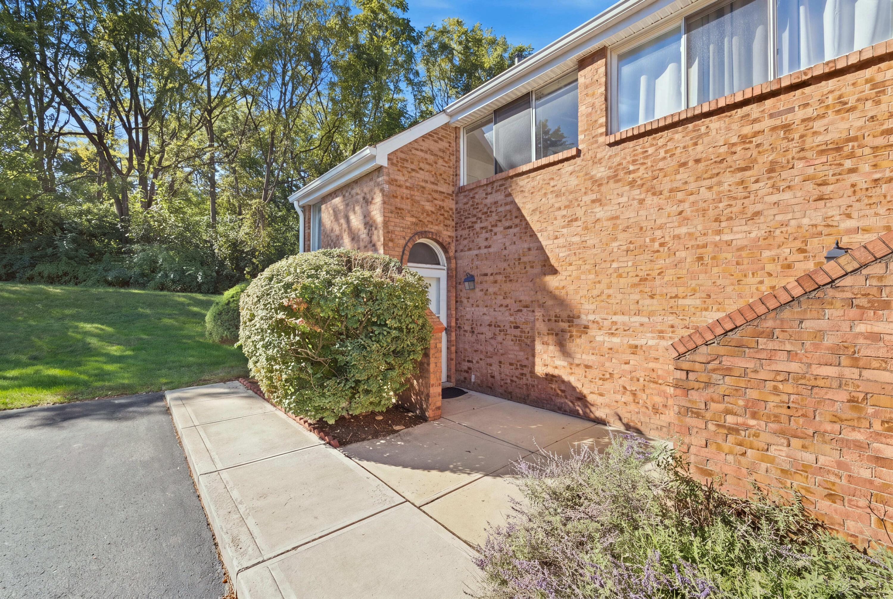 107 W Ticonderoga Drive, 6-e Property Photo 1