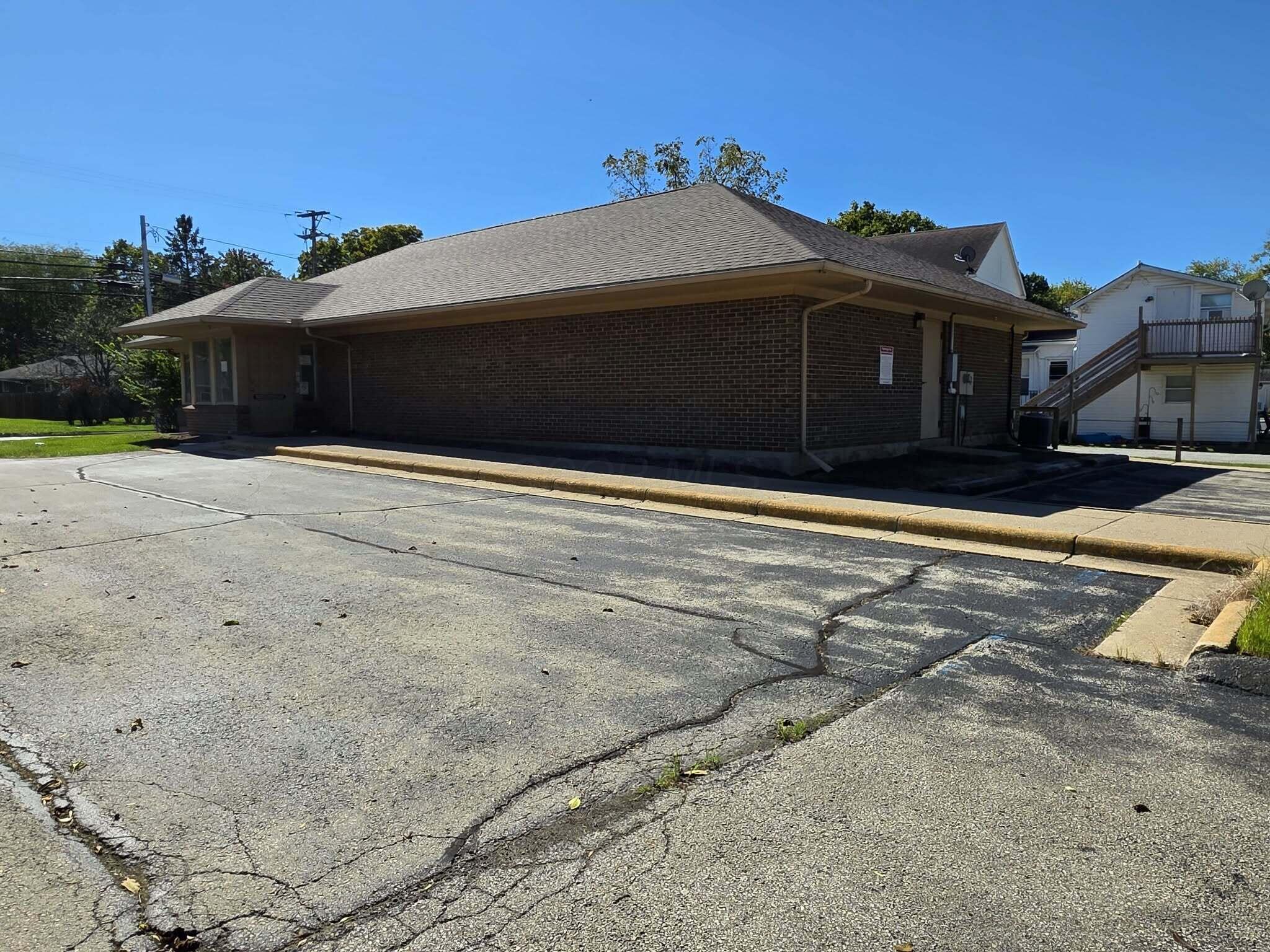 721 W Main Street Property Photo 4