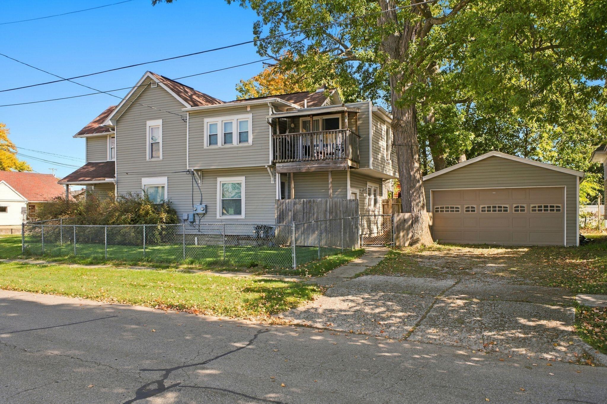 127 E Walnut Street Property Photo 3