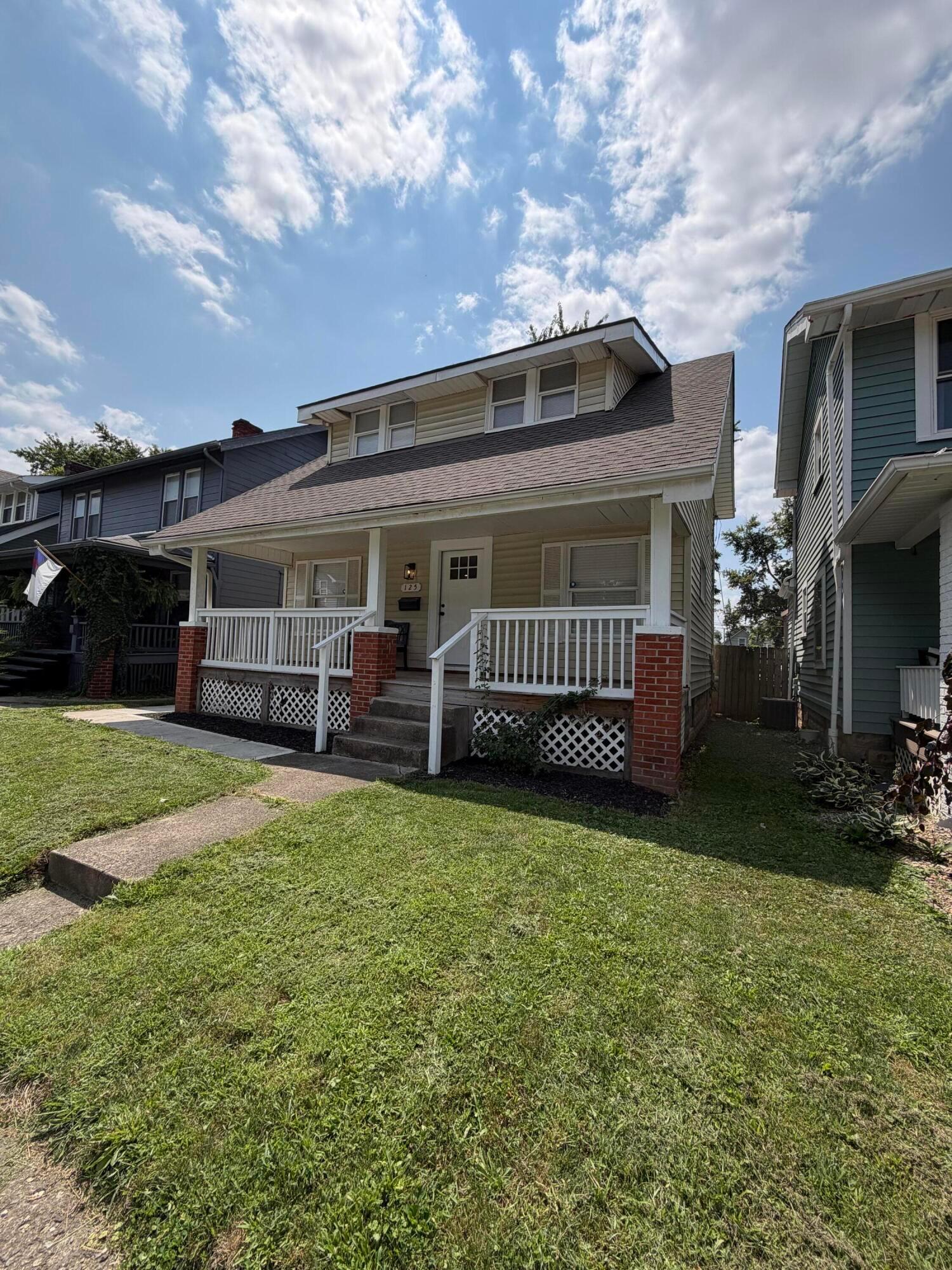 125 E Hinman Avenue Property Photo 2