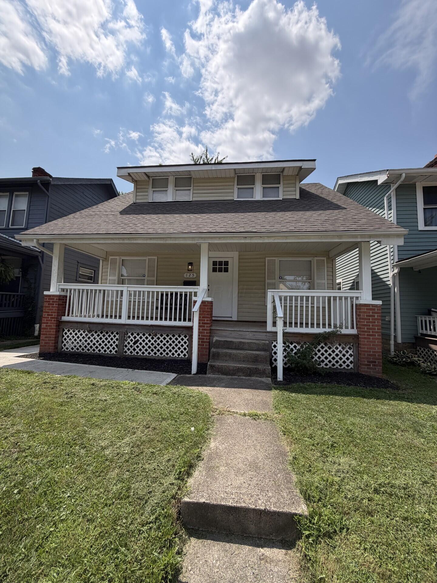 125 E Hinman Avenue Property Photo 3