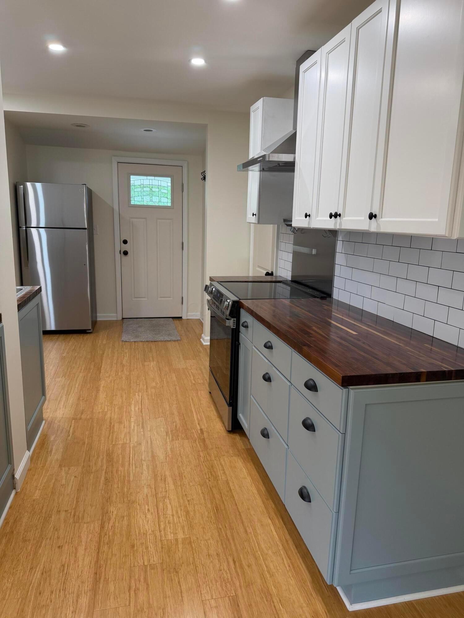 125 E Hinman Avenue Property Photo 13