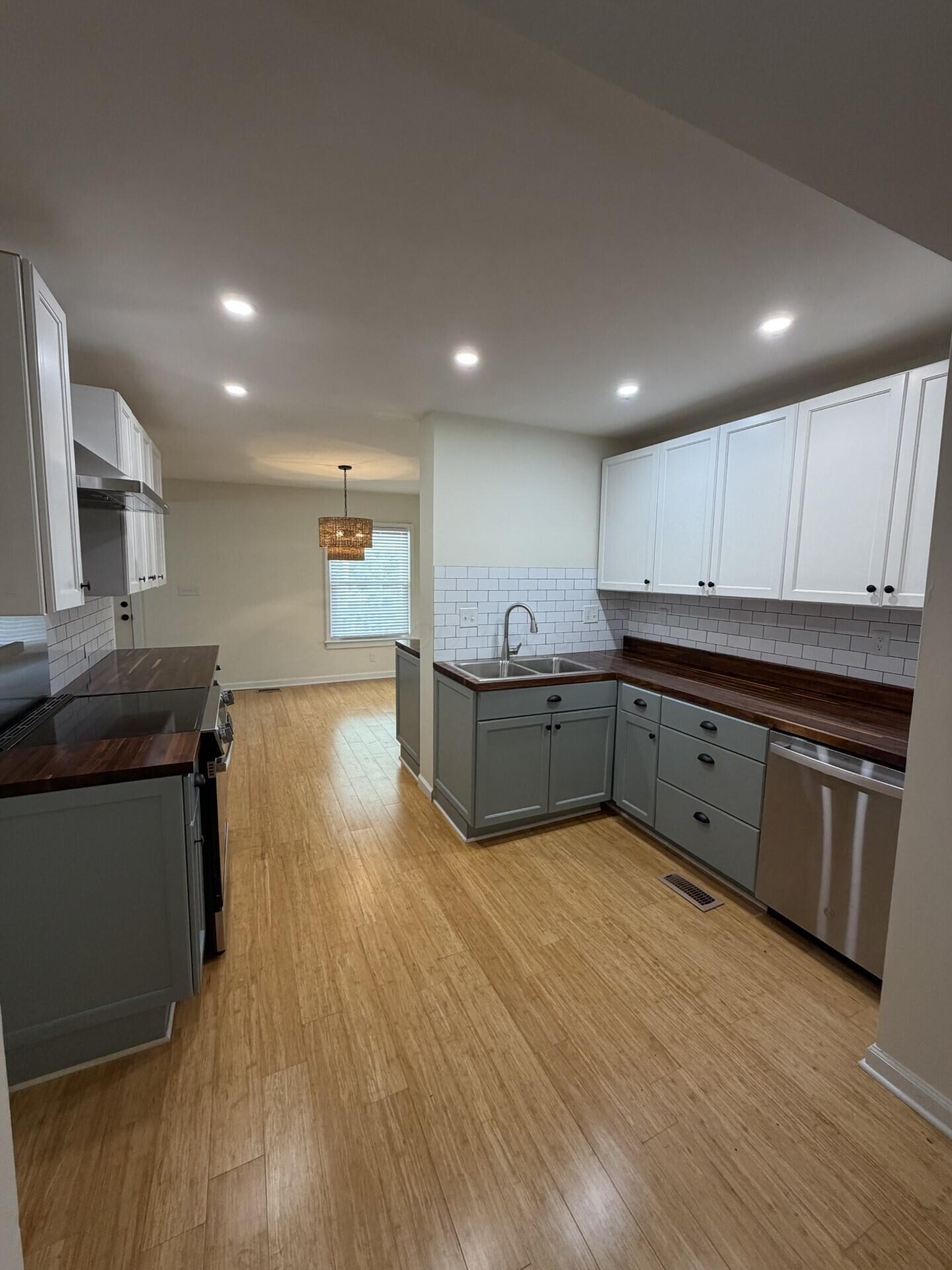 125 E Hinman Avenue Property Photo 15