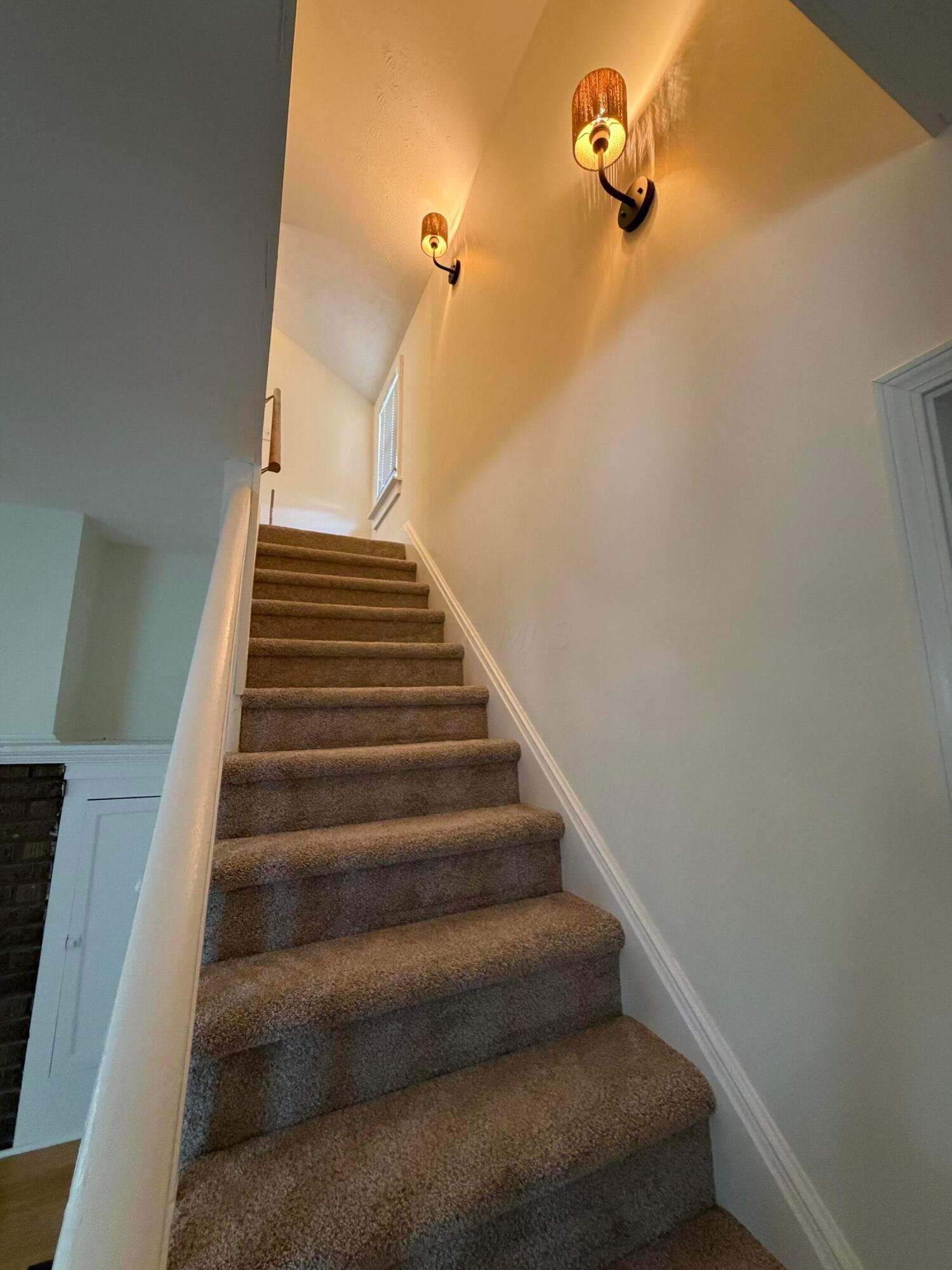 125 E Hinman Avenue Property Photo 16