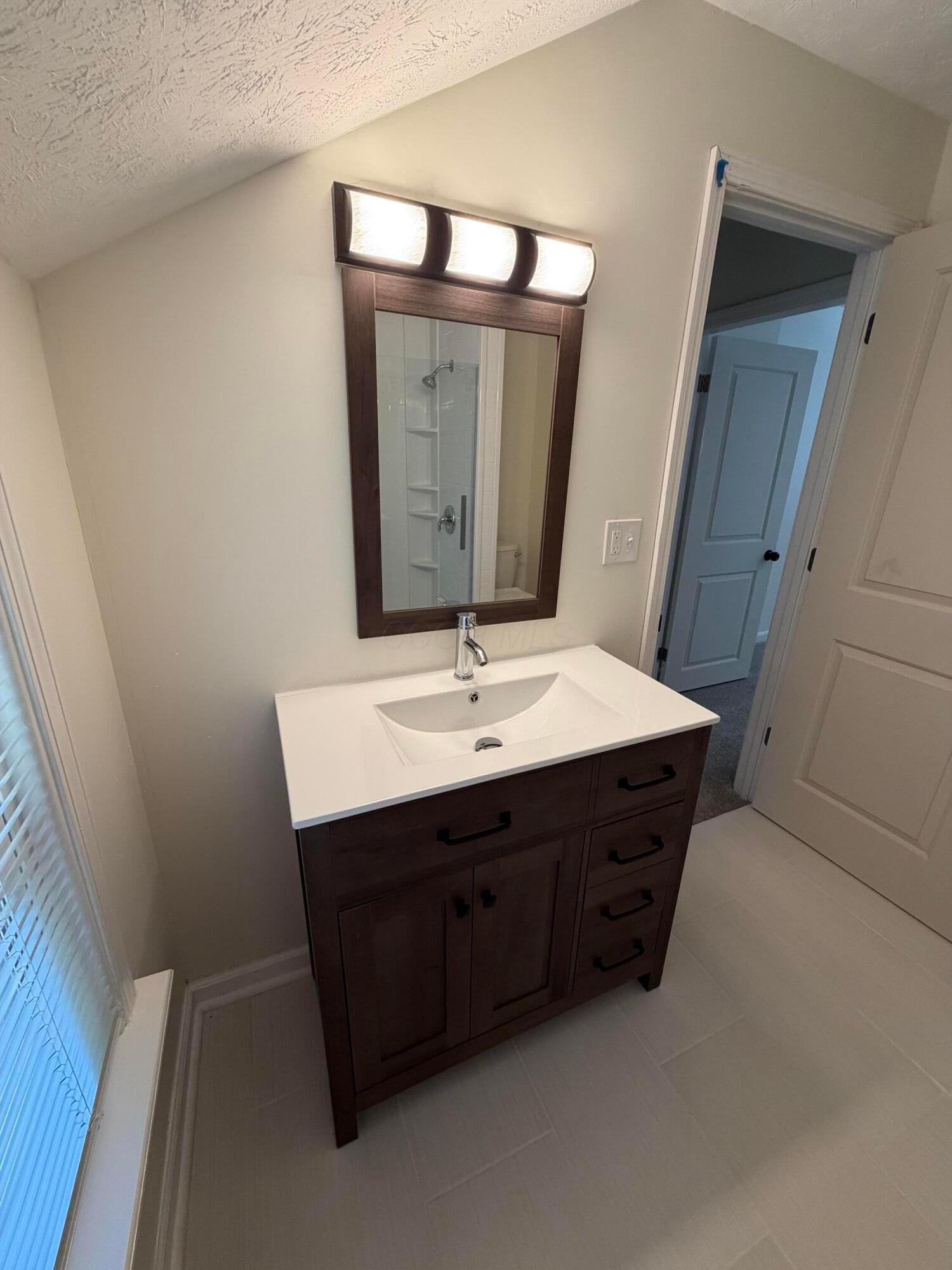 125 E Hinman Avenue Property Photo 18