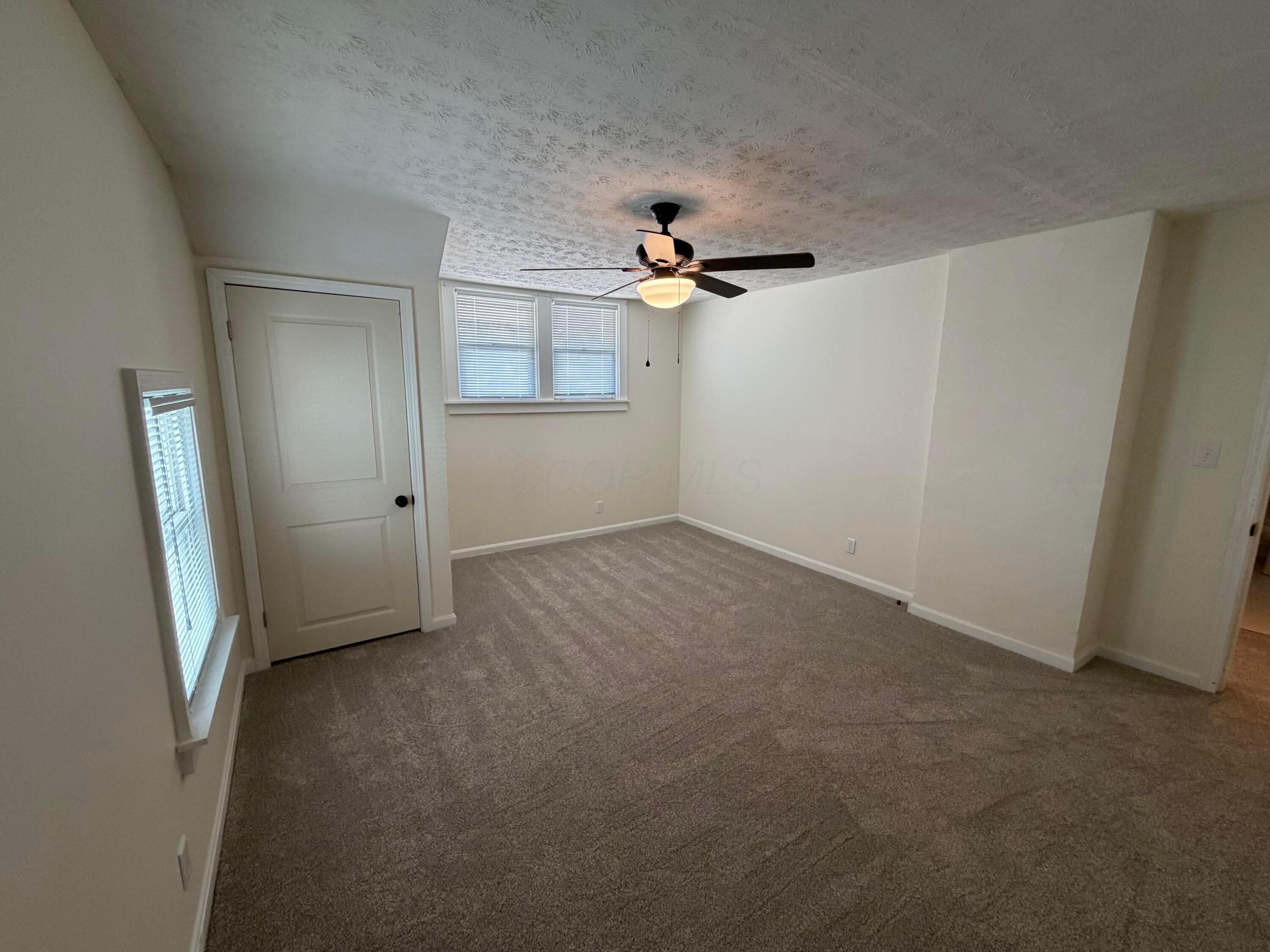 125 E Hinman Avenue Property Photo 20