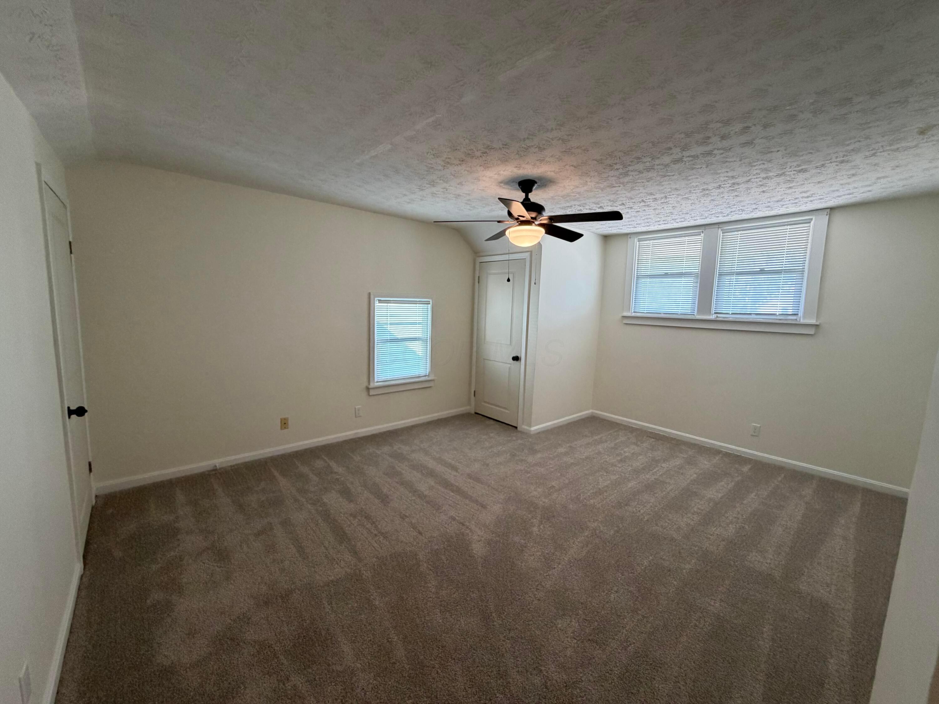 125 E Hinman Avenue Property Photo 21