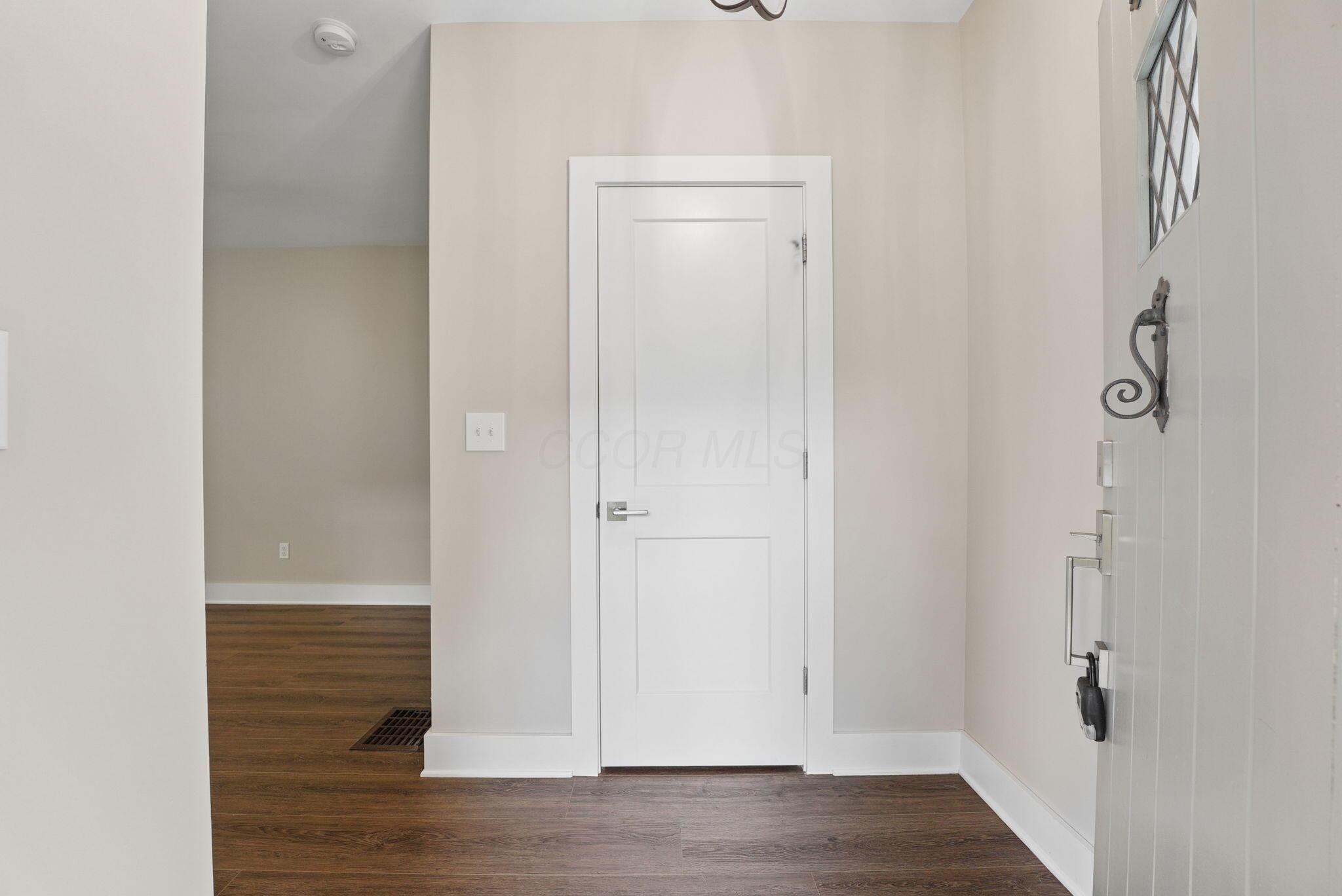 548 E Allen Street Property Photo 5