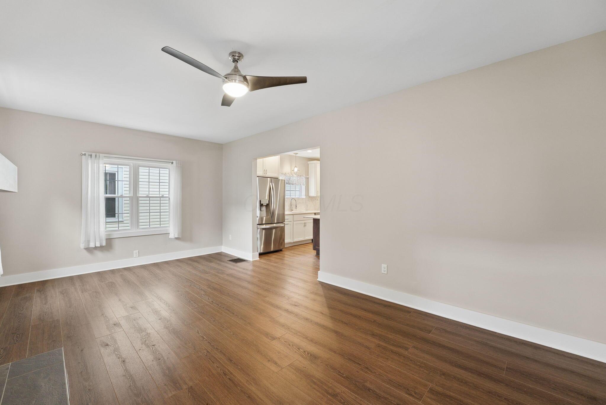548 E Allen Street Property Photo 6