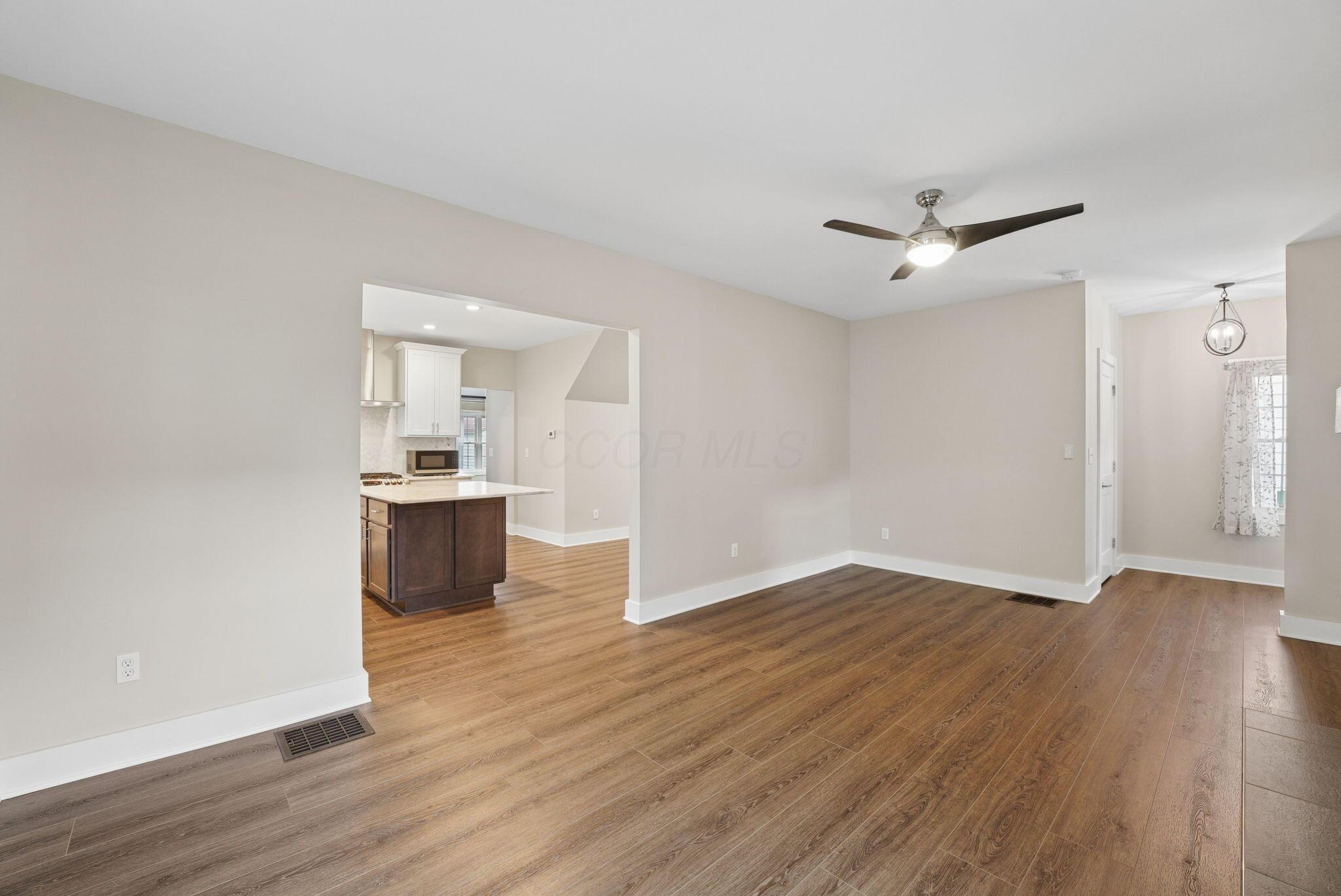 548 E Allen Street Property Photo 7