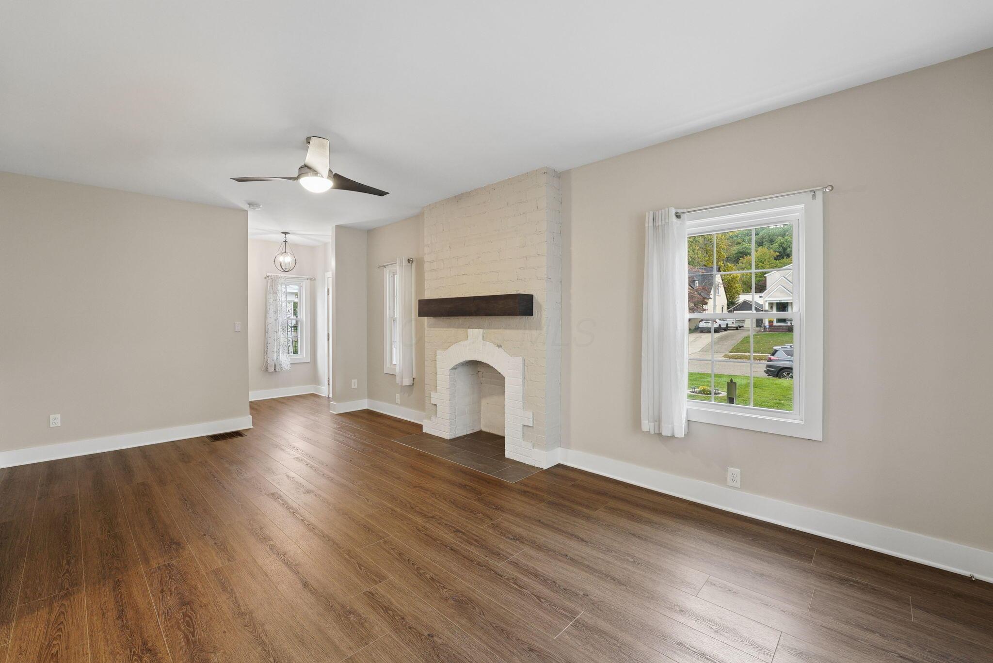 548 E Allen Street Property Photo 8