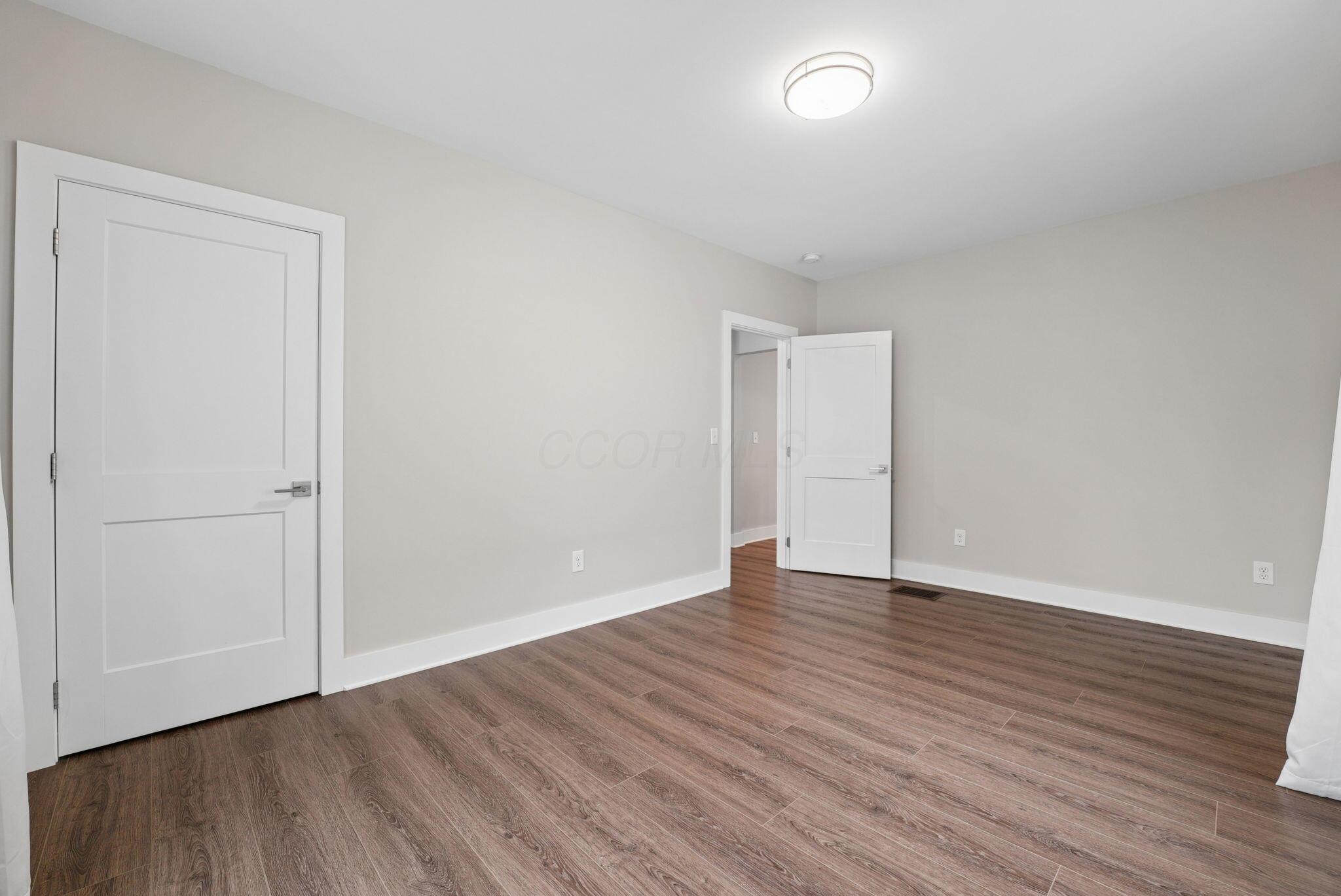 548 E Allen Street Property Photo 18