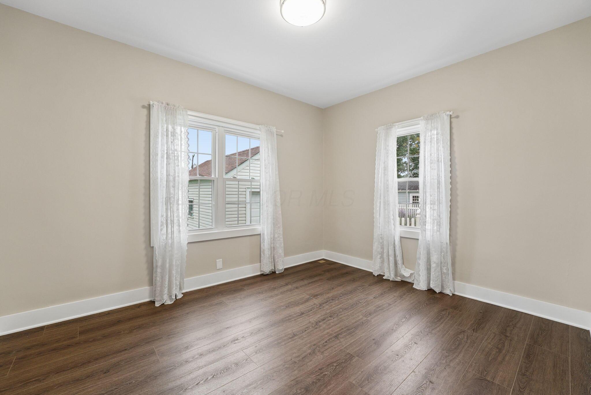 548 E Allen Street Property Photo 19