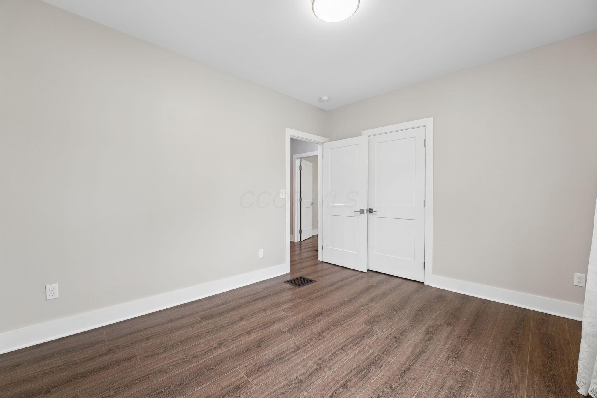 548 E Allen Street Property Photo 20