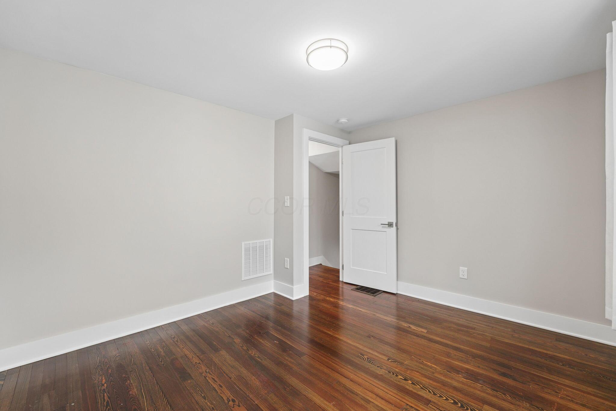 548 E Allen Street Property Photo 24