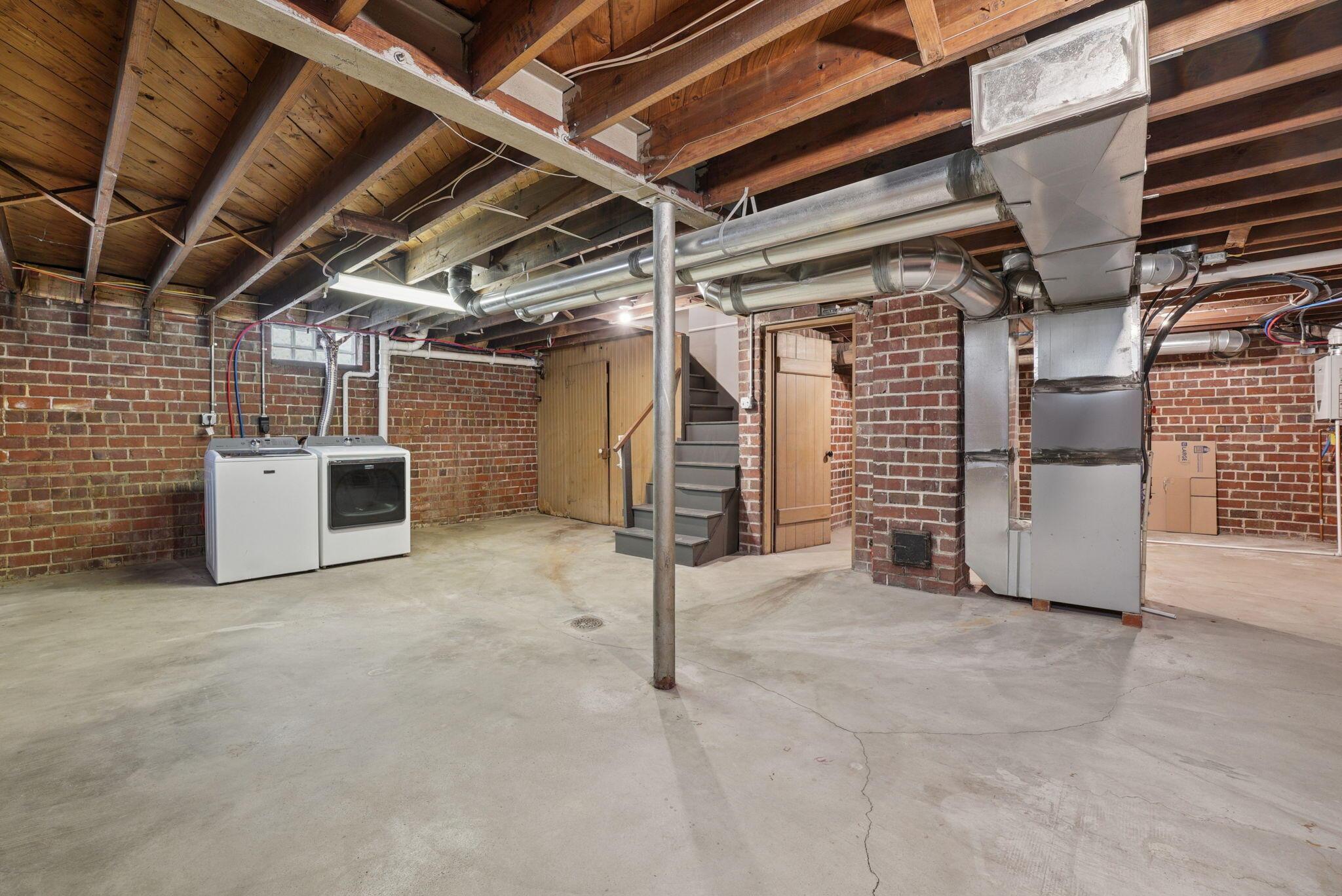 548 E Allen Street Property Photo 30