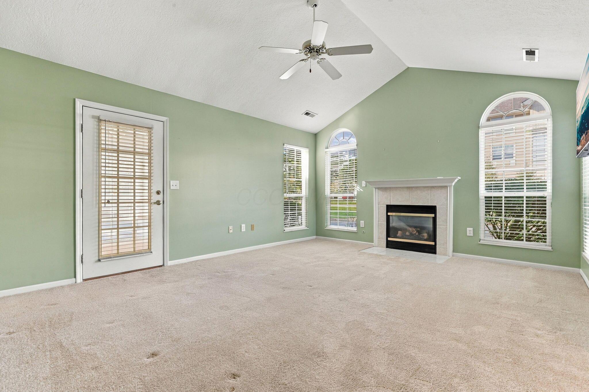3664 Colonial Drive Property Photo 6