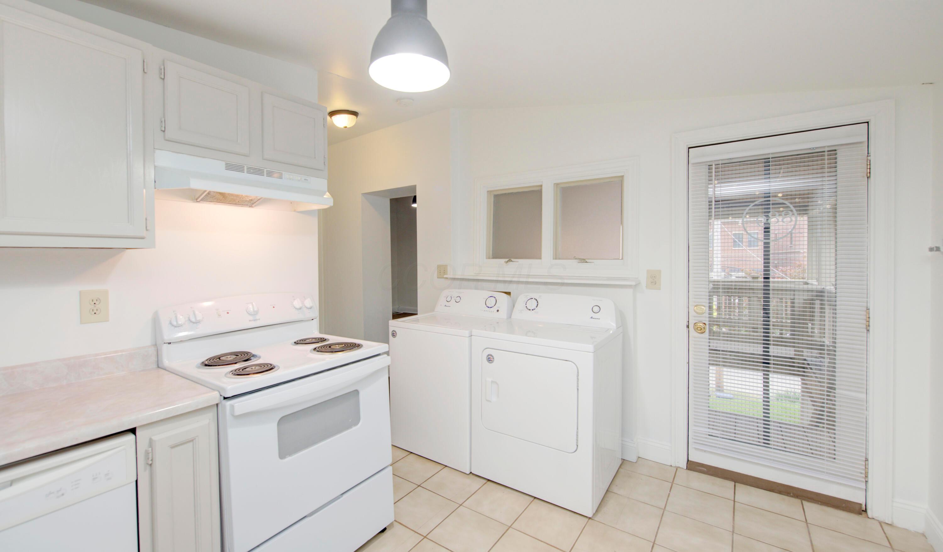 889 1/2 S Front Street Property Photo 16