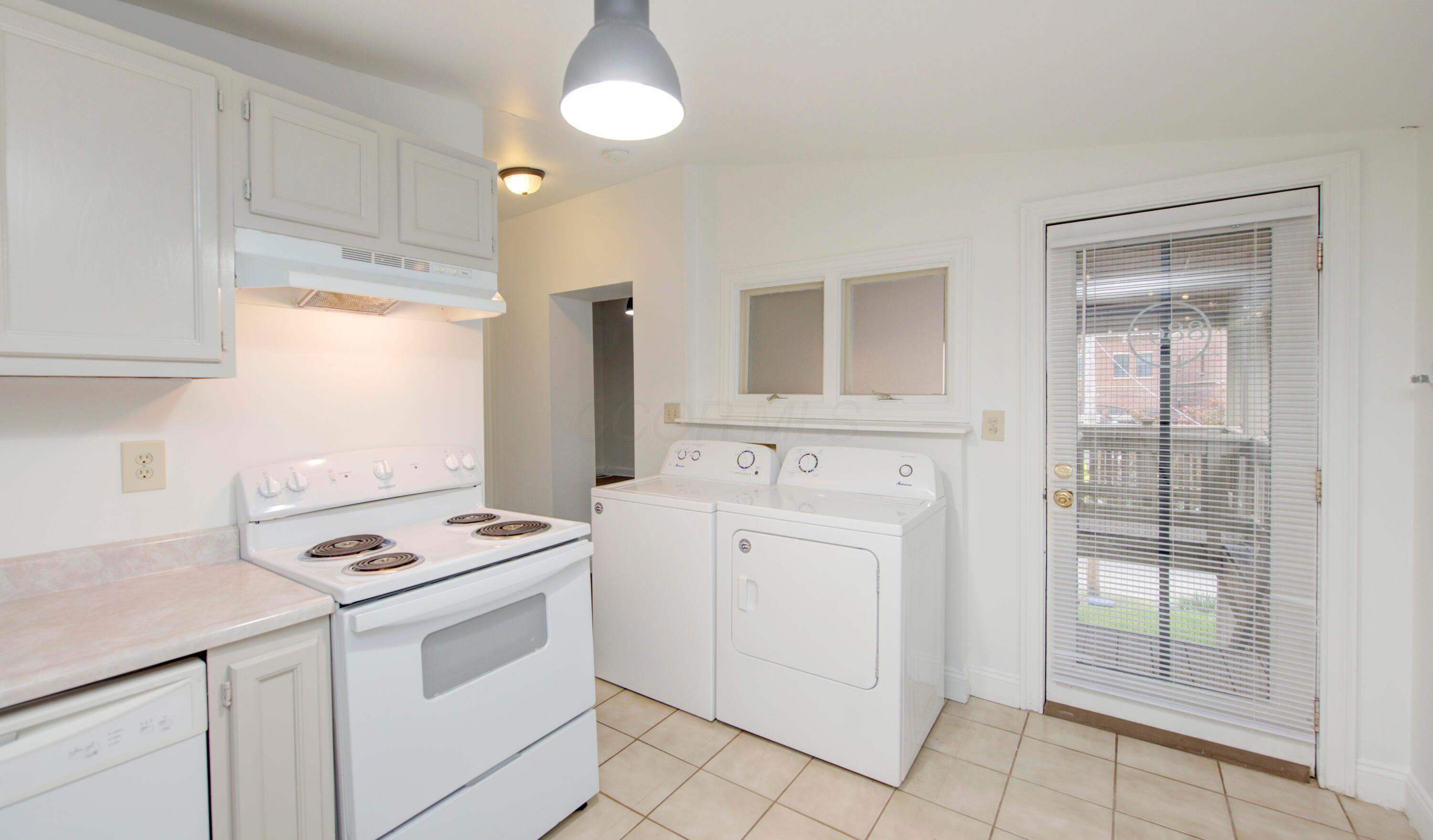 889 1/2 S Front Street Property Photo 18