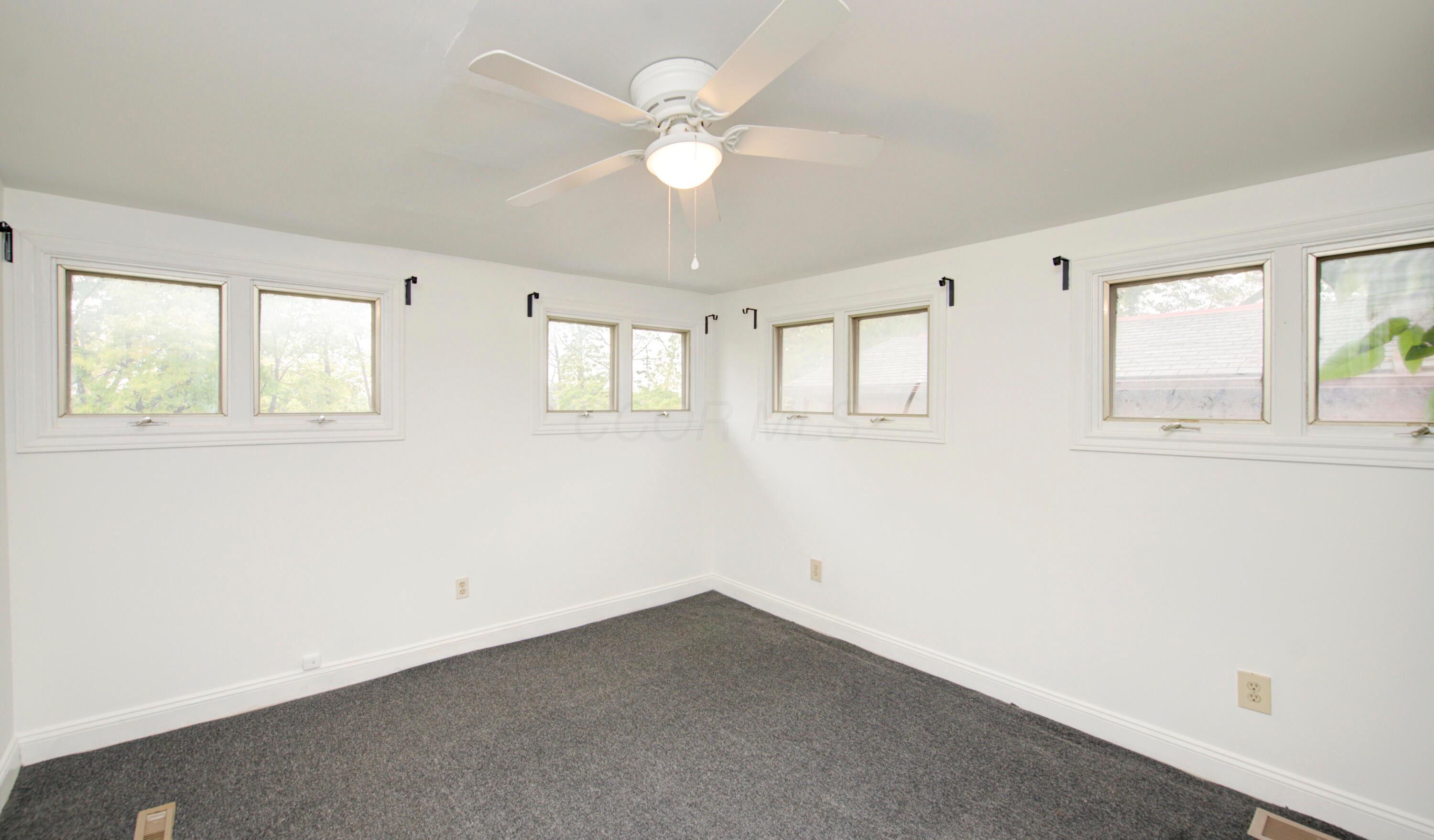 889 1/2 S Front Street Property Photo 22