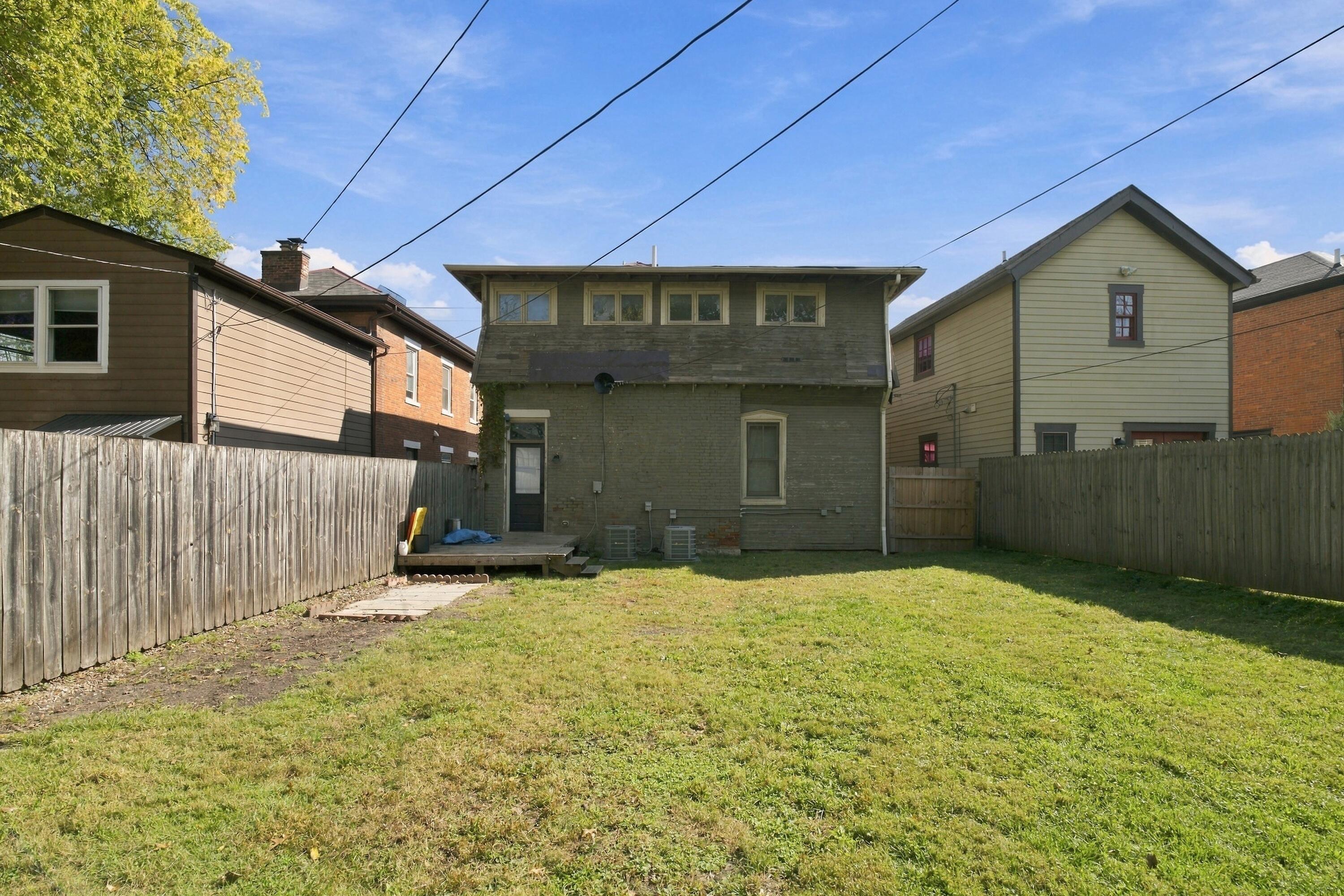 889 1/2 S Front Street Property Photo 28