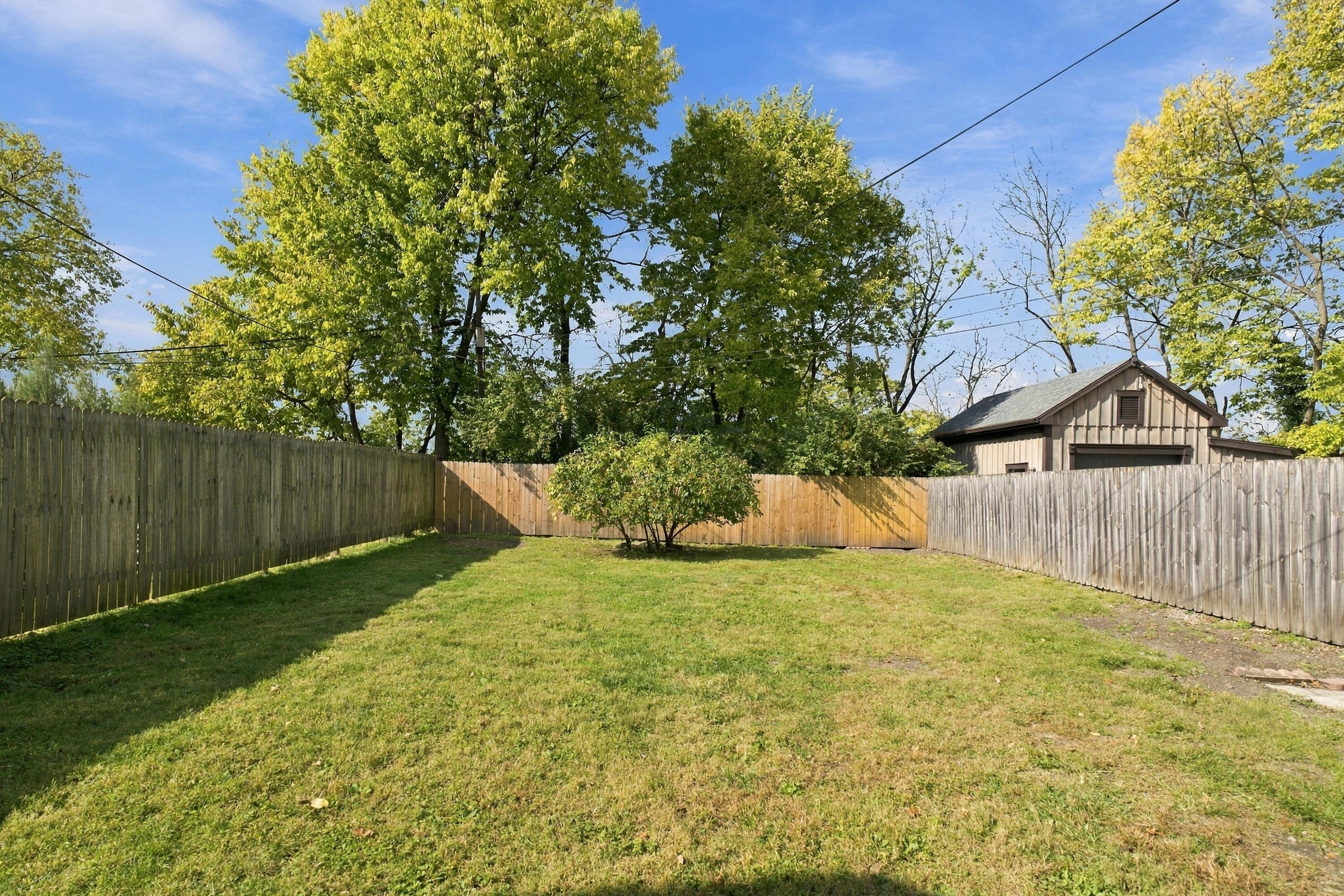 889 1/2 S Front Street Property Photo 29