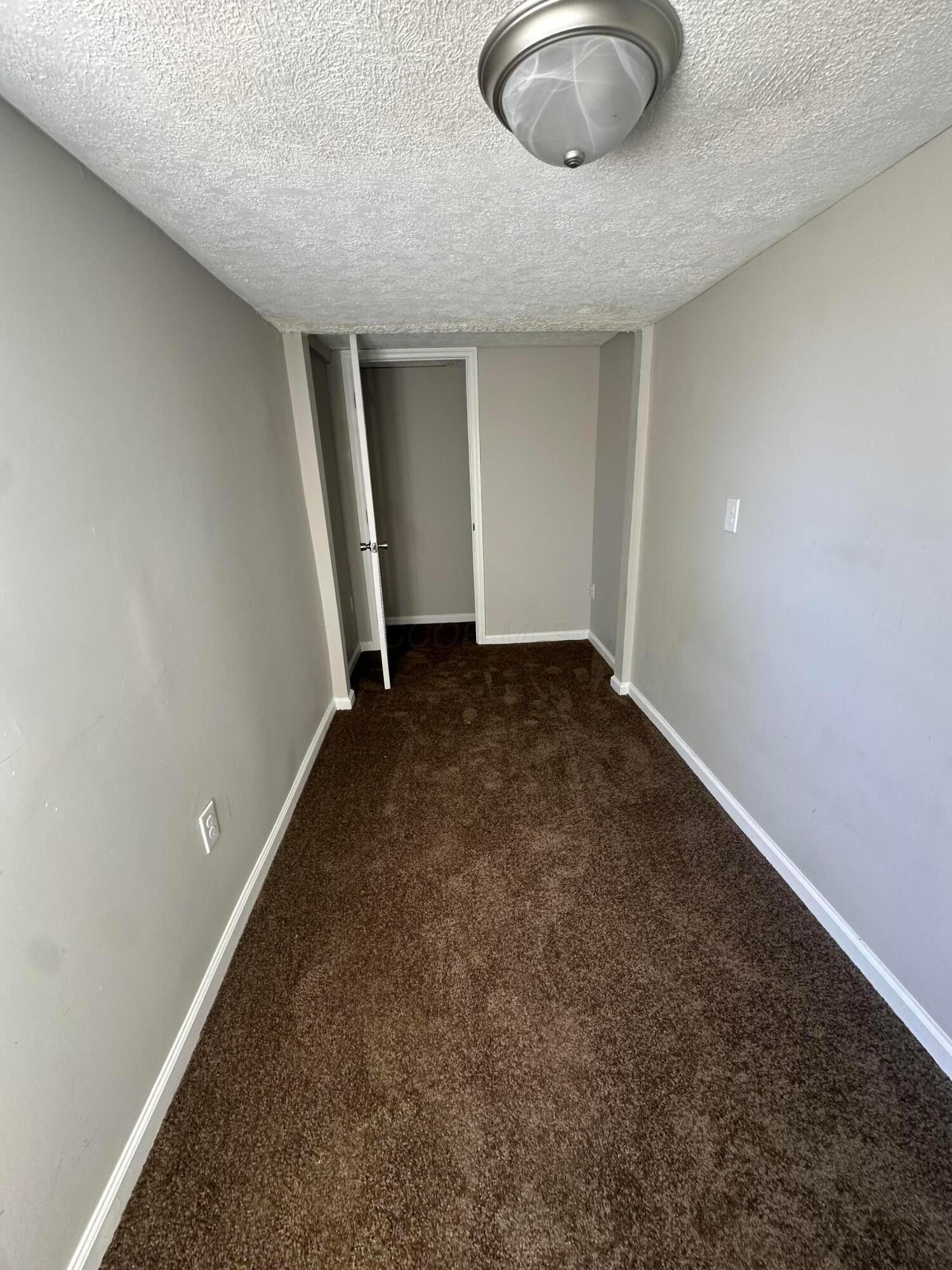 539 E Walnut Street Property Photo 7