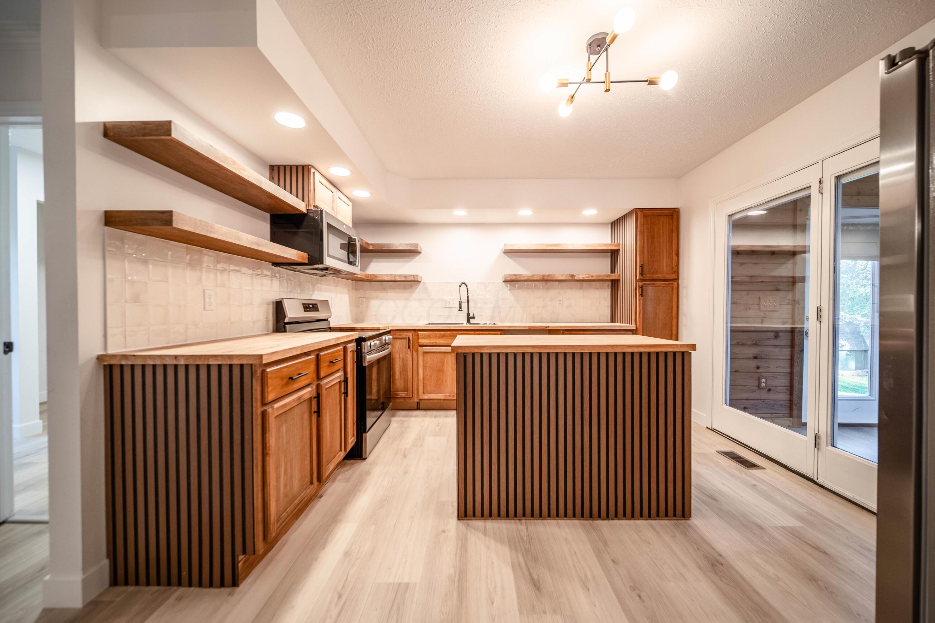 46 Donau Road Sw Property Photo 7