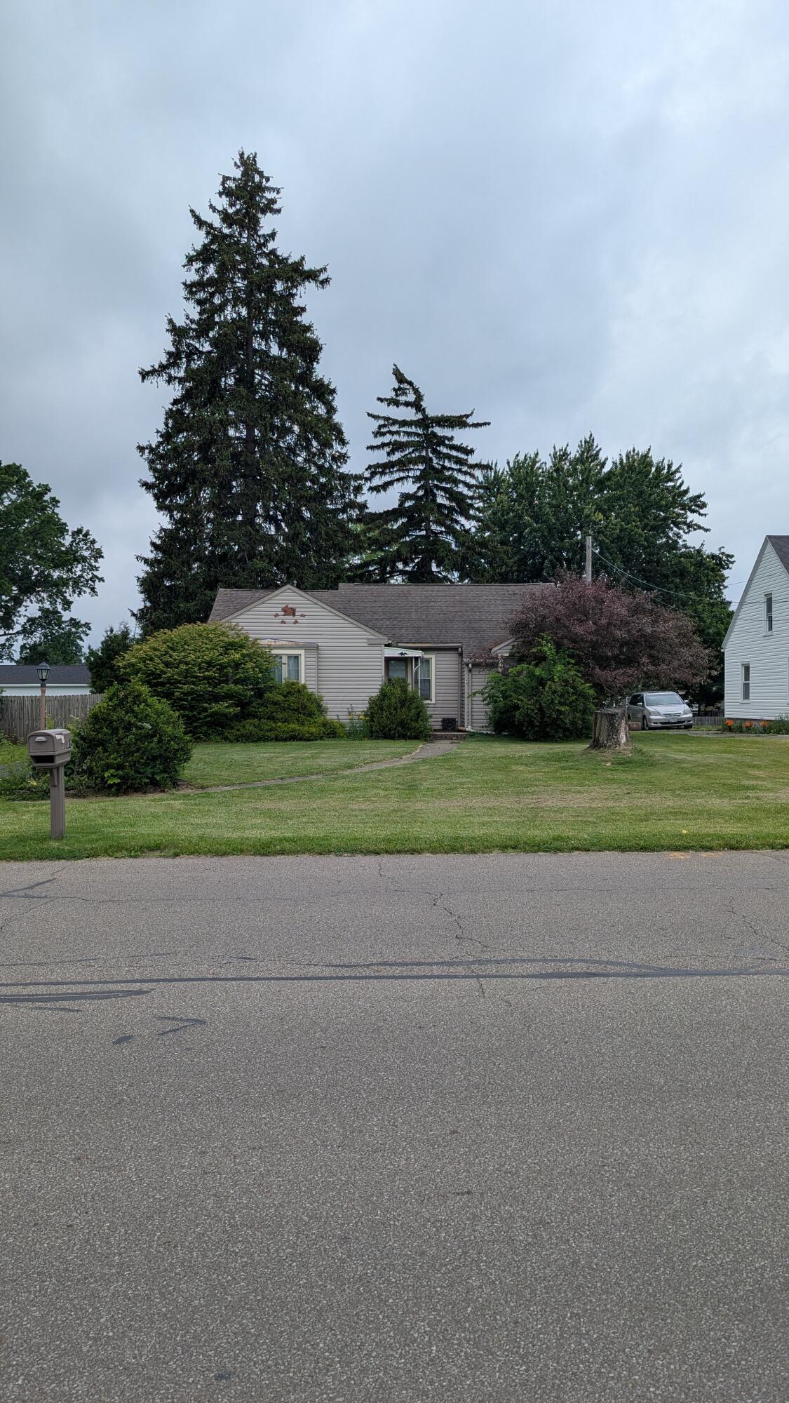 708 Fairview Avenue Property Photo 3