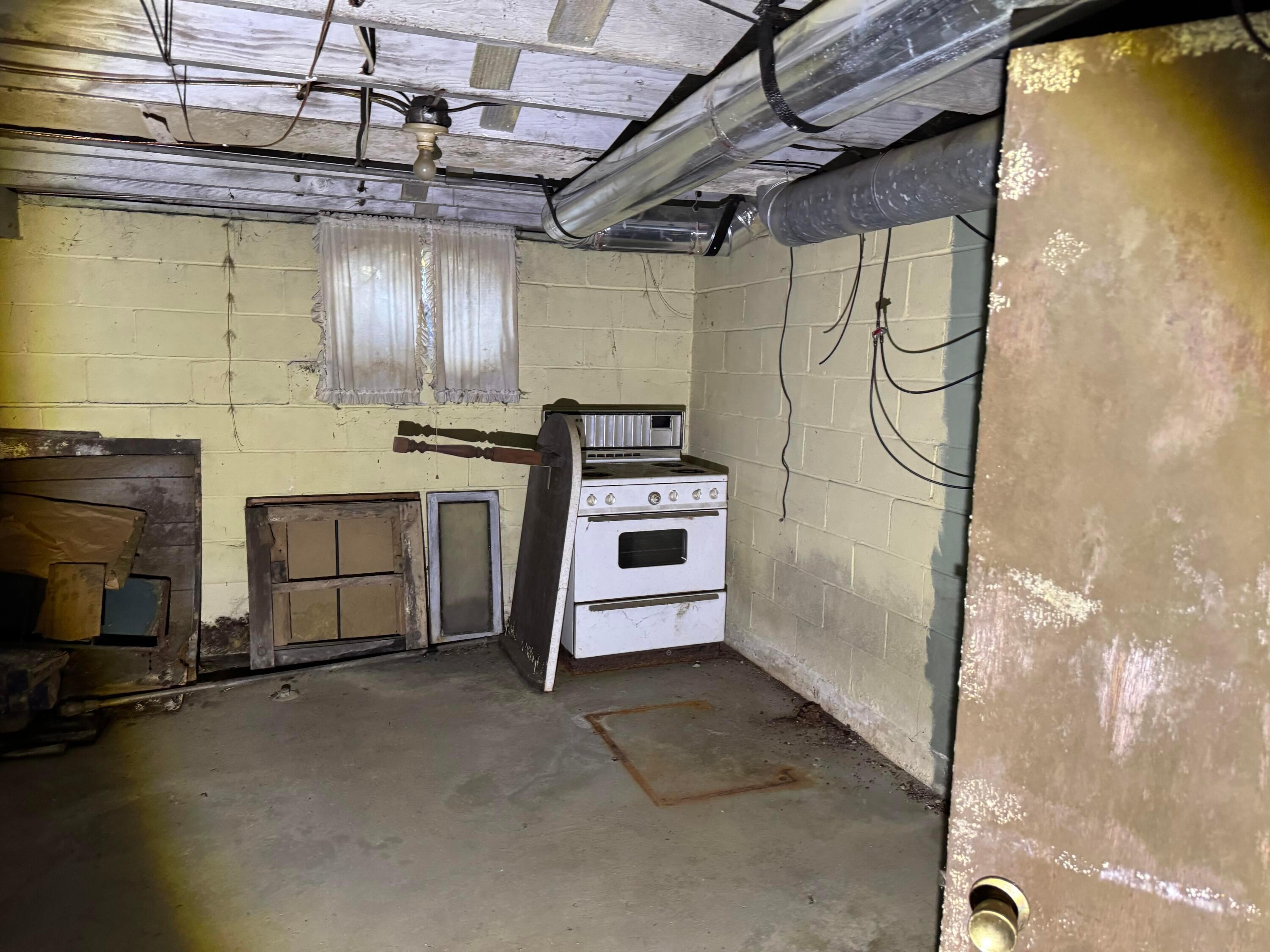 708 Fairview Avenue Property Photo 36