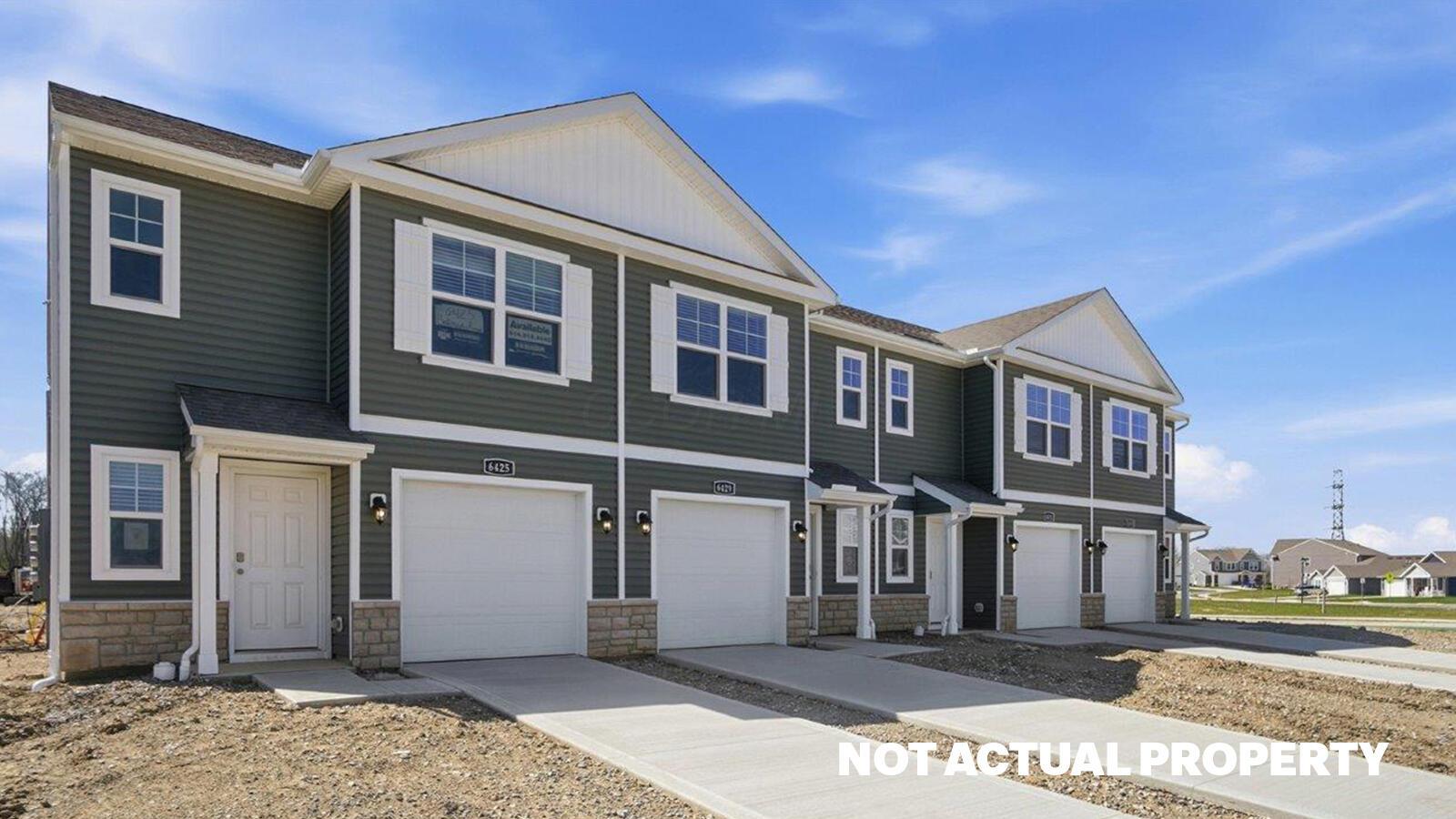 6438 Silver Canoe Way Property Photo 3