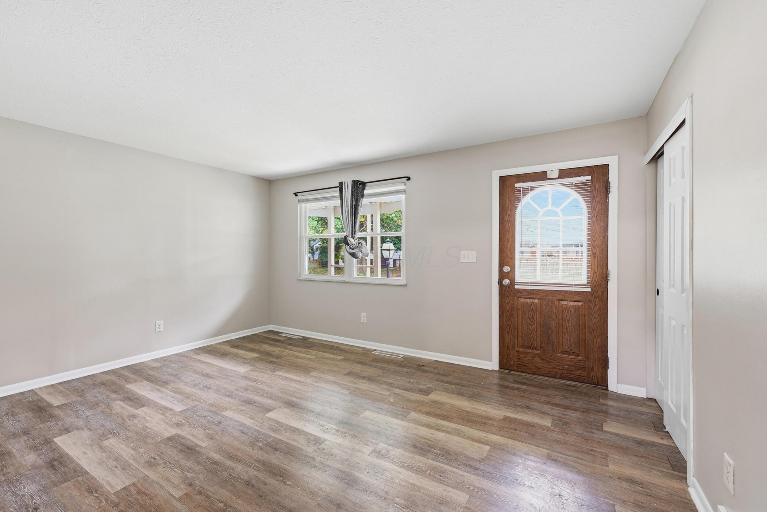 226038882 Property Photo 6