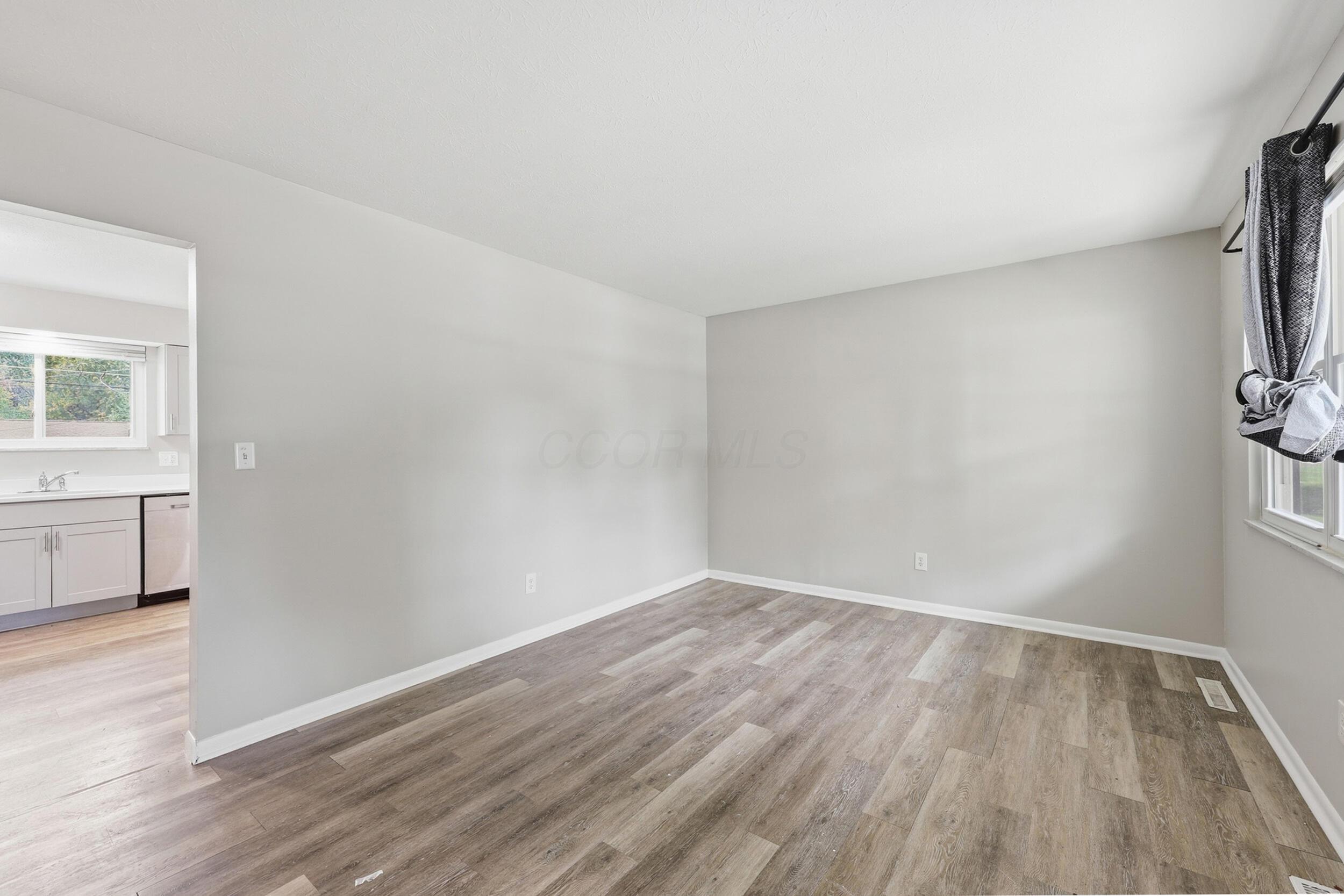 226038882 Property Photo 7