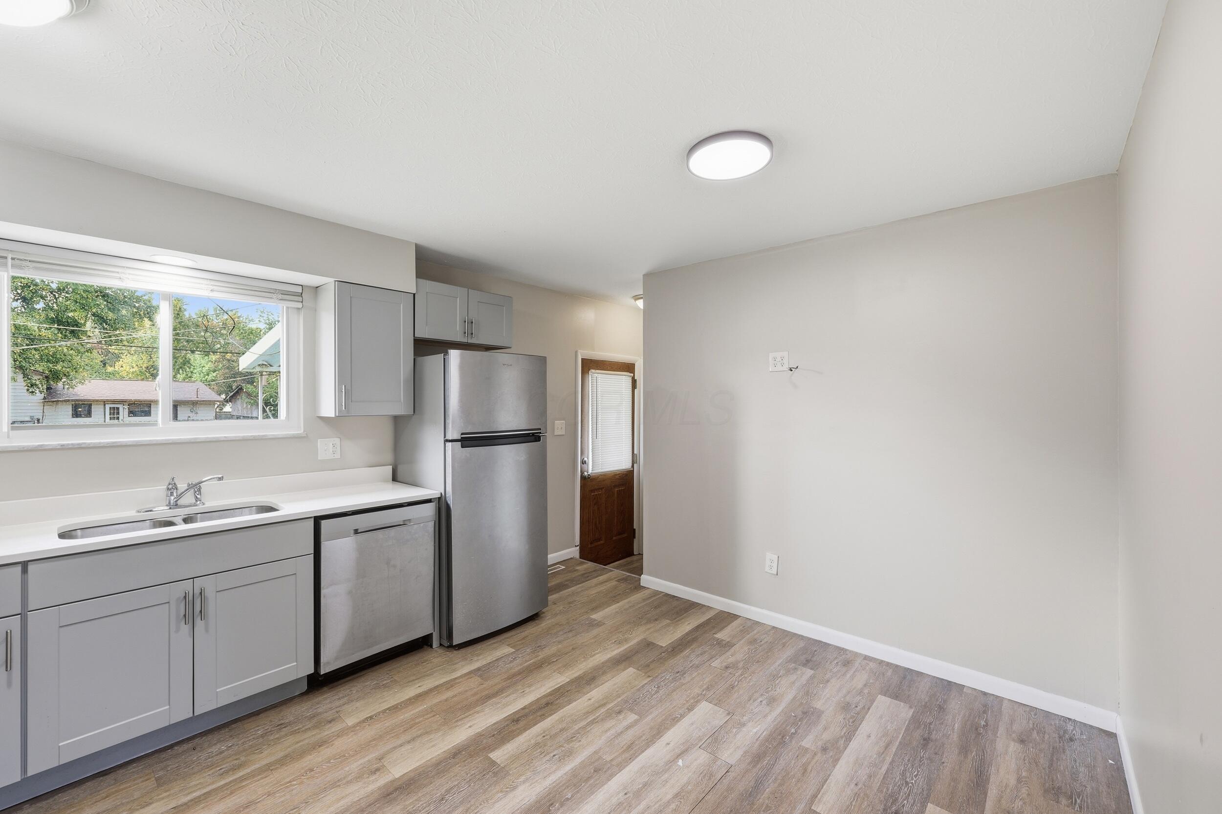 226038882 Property Photo 9