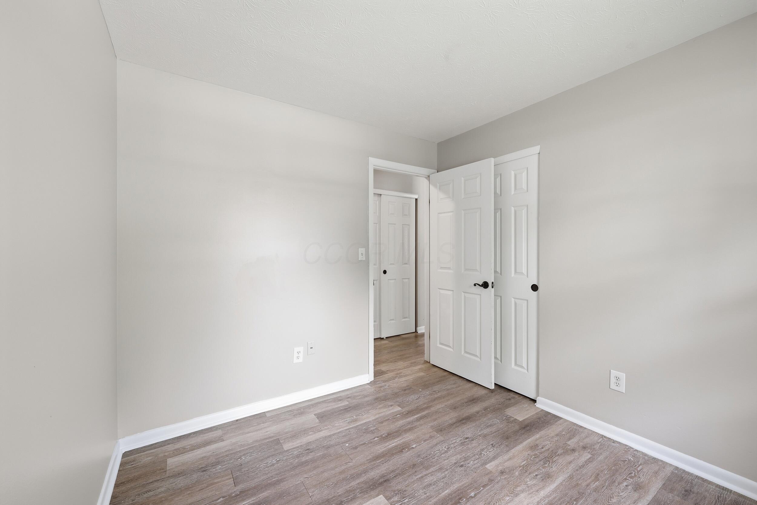 226038882 Property Photo 12