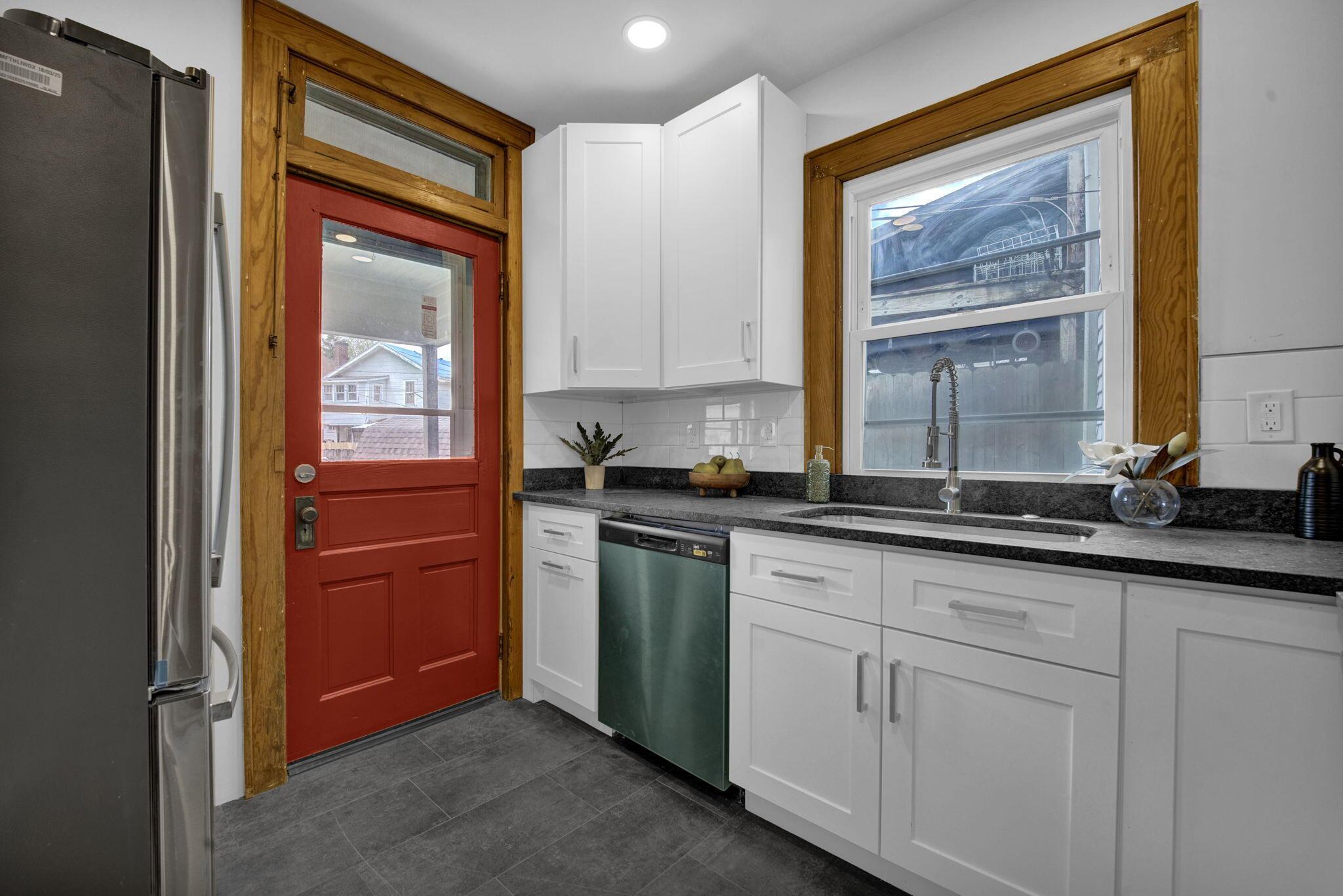 255 Eldon Avenue Property Photo 15