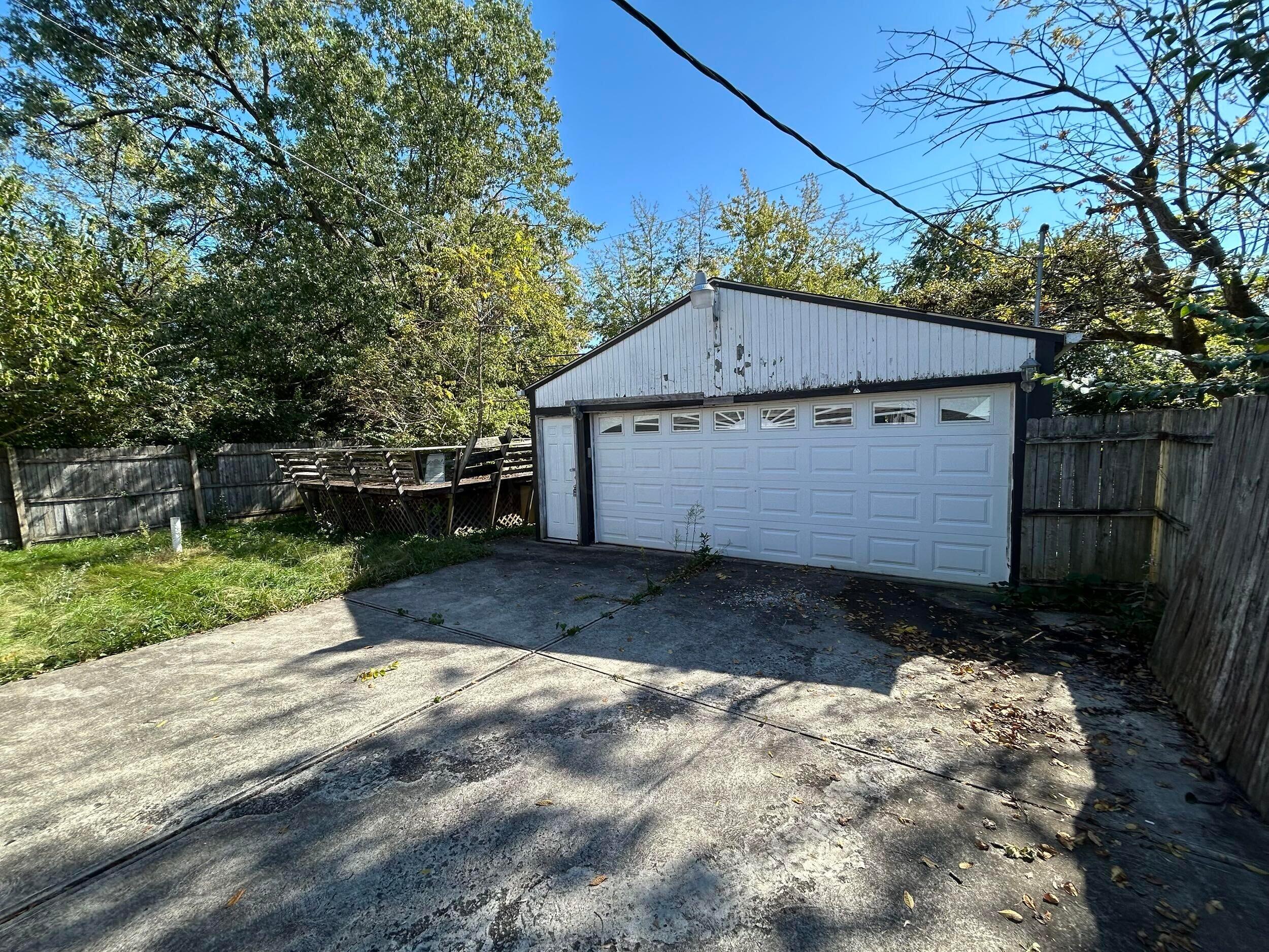 3357 Eakin Road Property Photo 6
