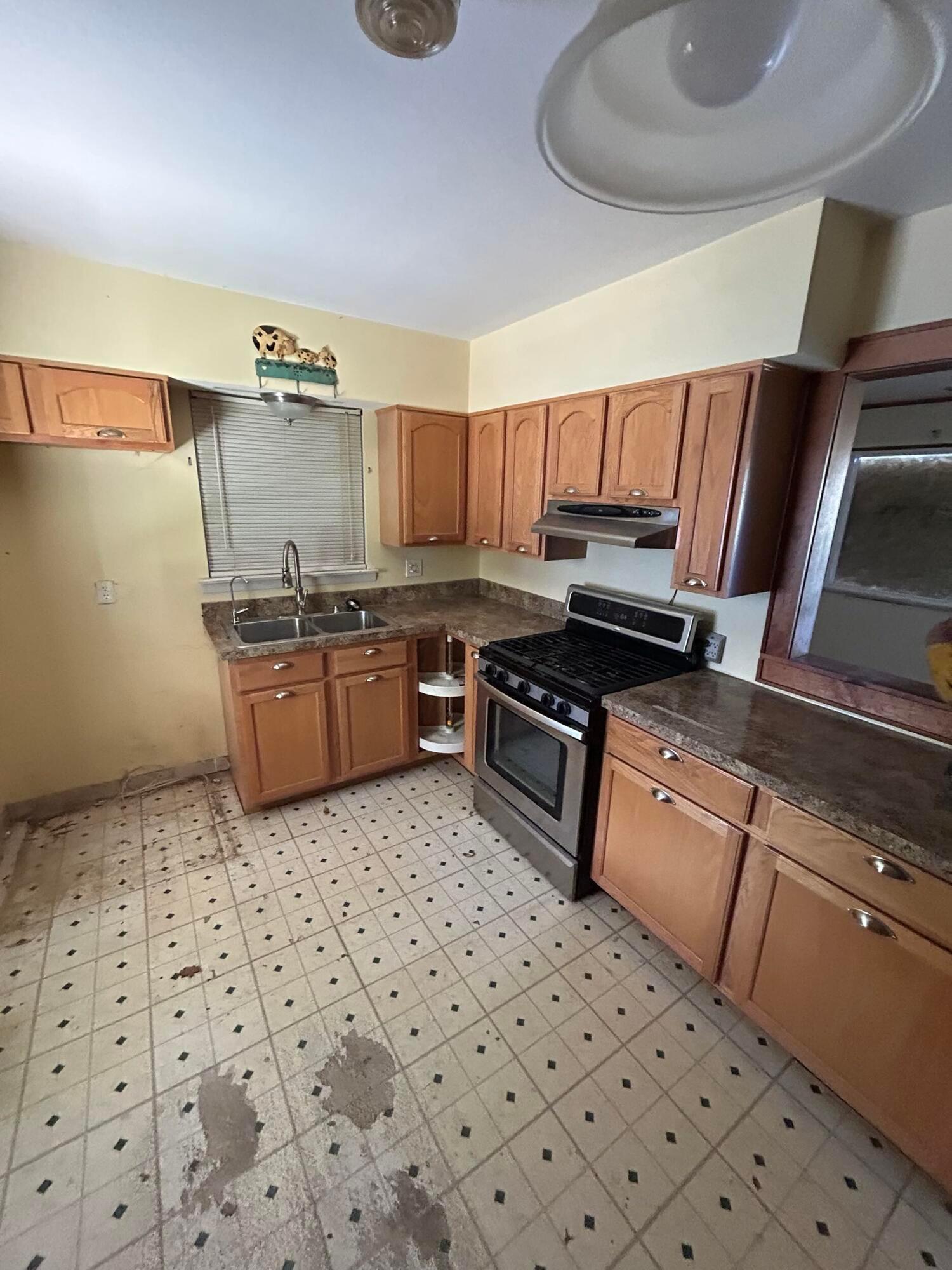 3357 Eakin Road Property Photo 10
