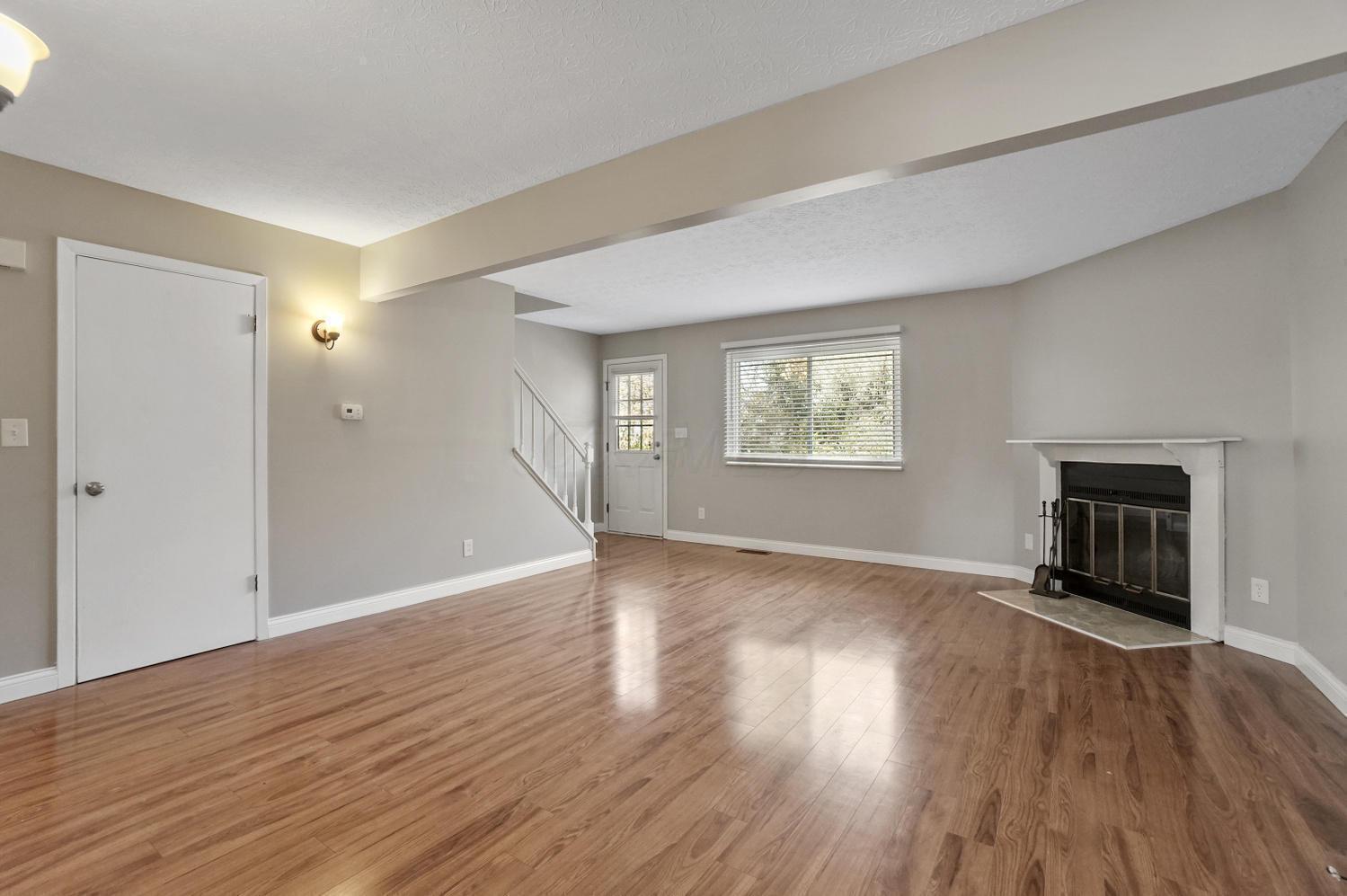 384-386 W Powell Road Property Photo 2