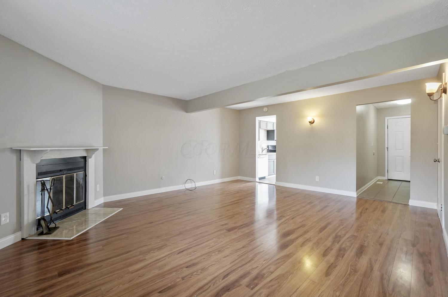 384-386 W Powell Road Property Photo 3