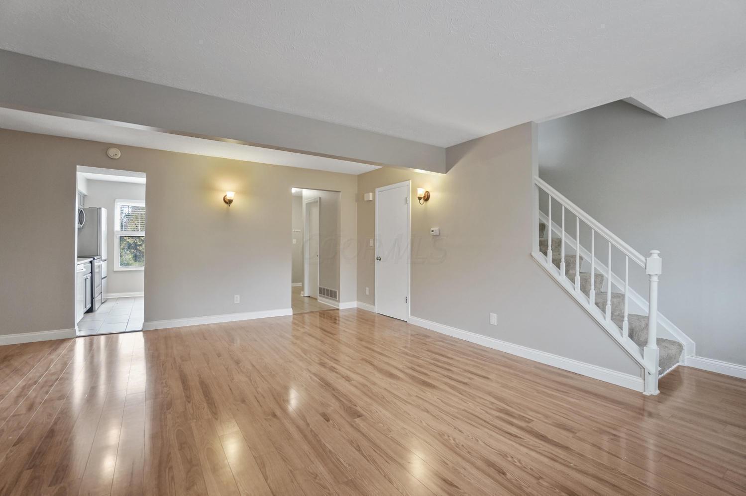 384-386 W Powell Road Property Photo 4