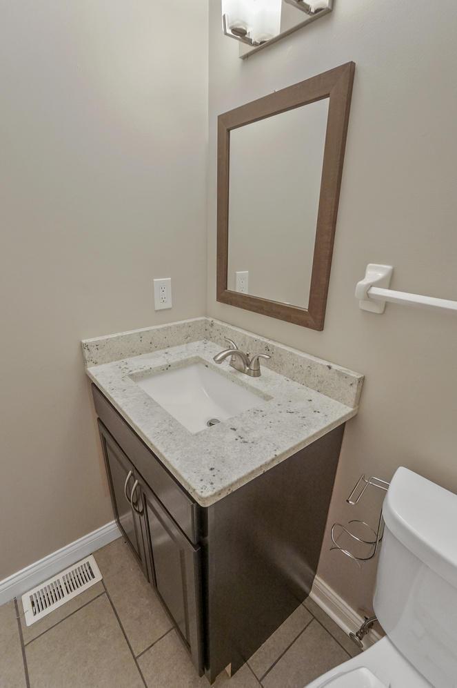 384-386 W Powell Road Property Photo 9