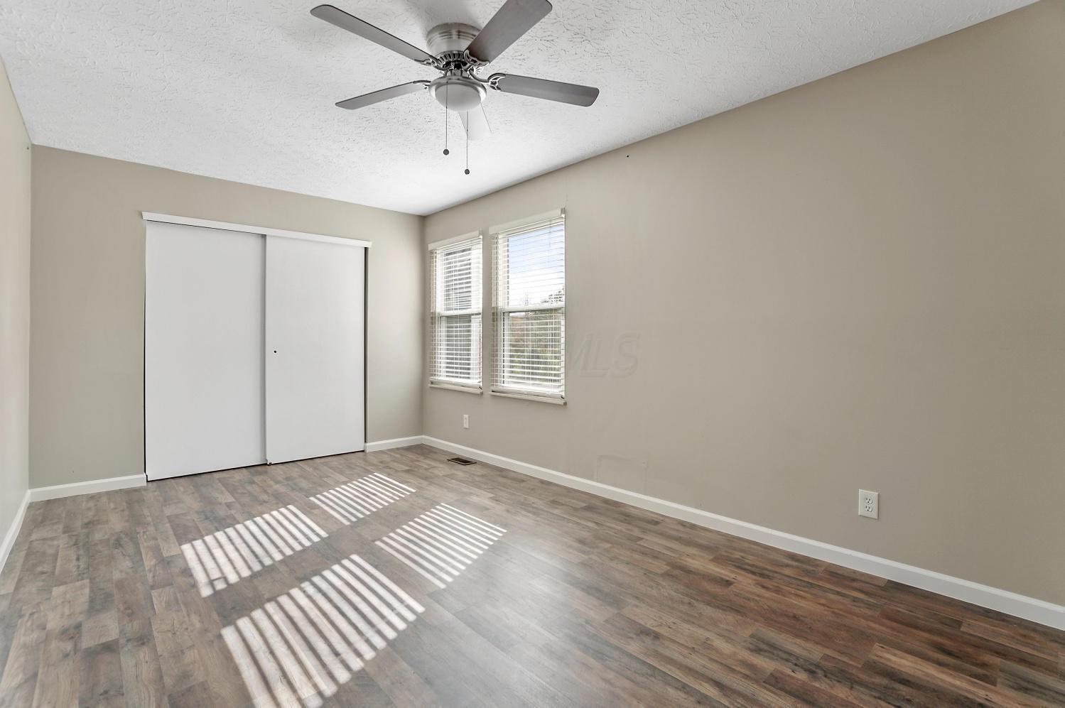 384-386 W Powell Road Property Photo 12