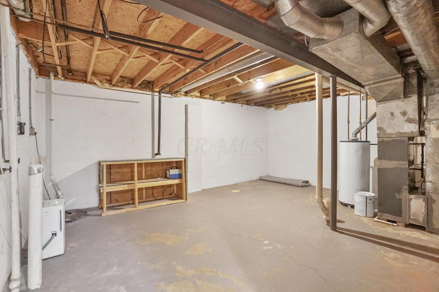 384-386 W Powell Road Property Photo 16