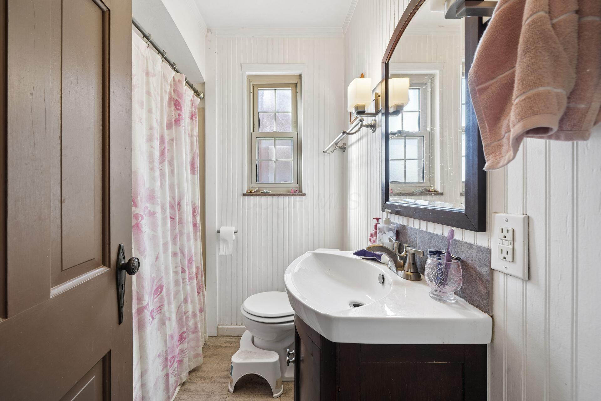 1606 Elmwood Avenue Property Photo 10