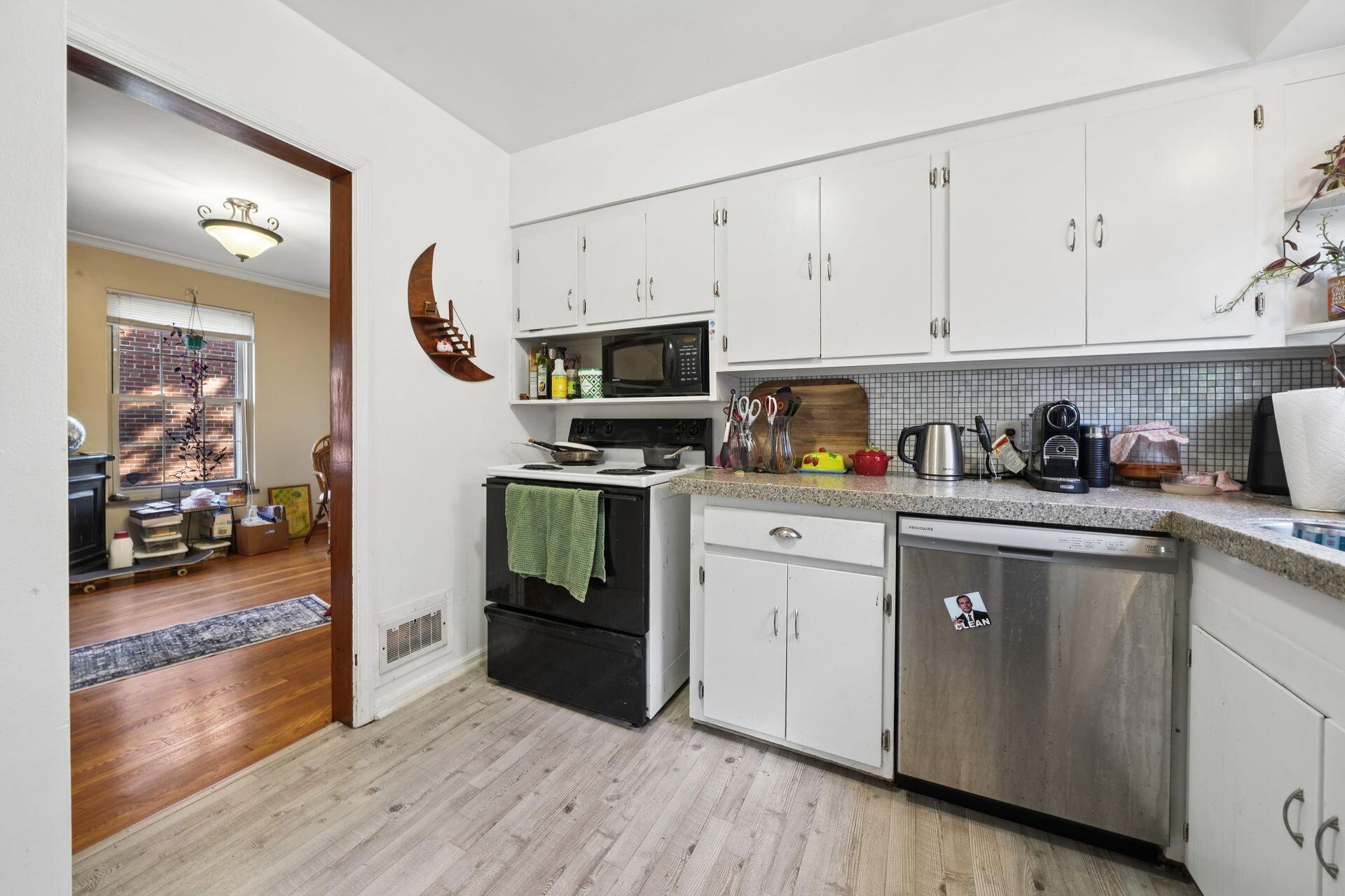 1606 Elmwood Avenue Property Photo 15